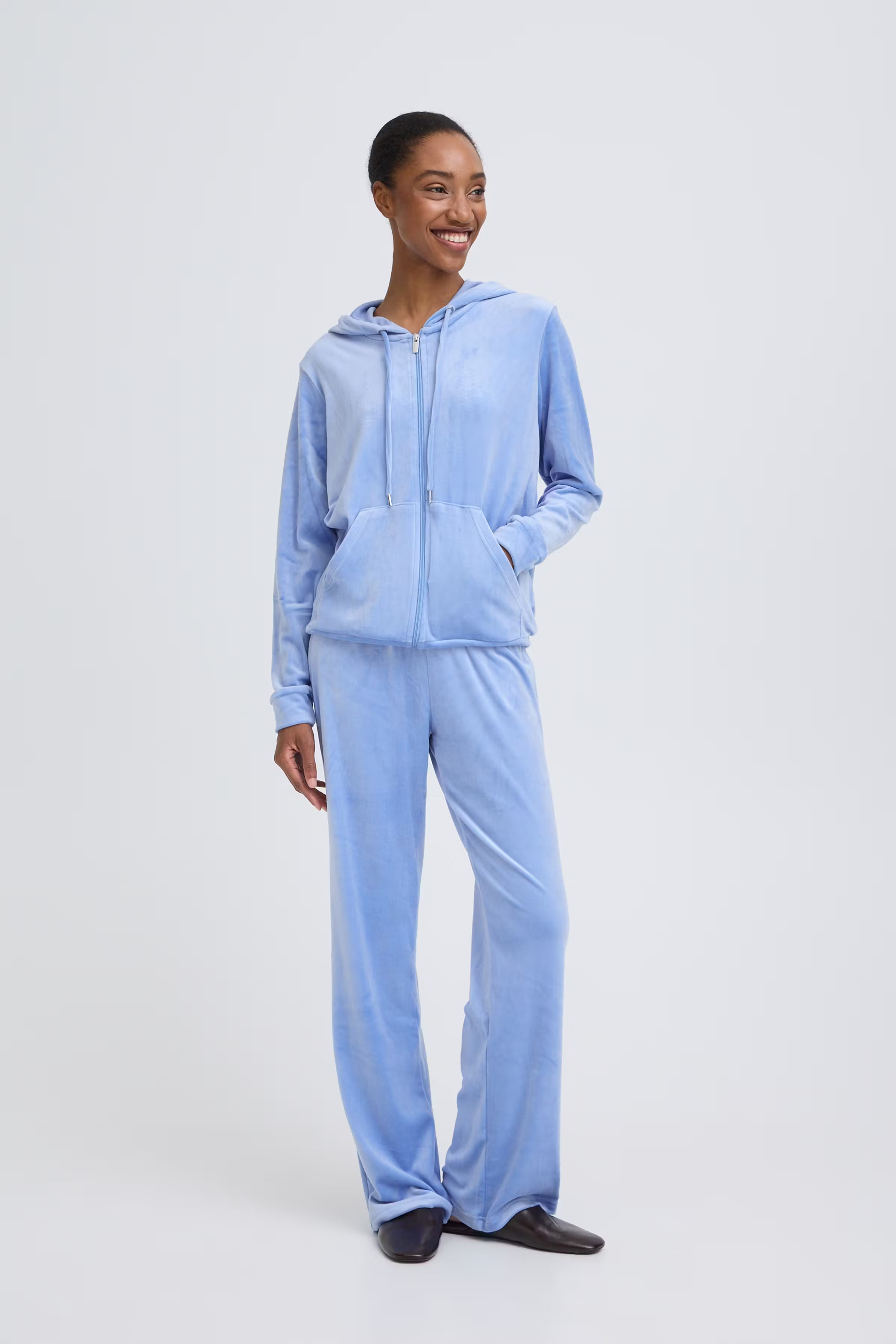 BYMITZA Joggedrakt LOOKBOOK FRONT 20810786-164020