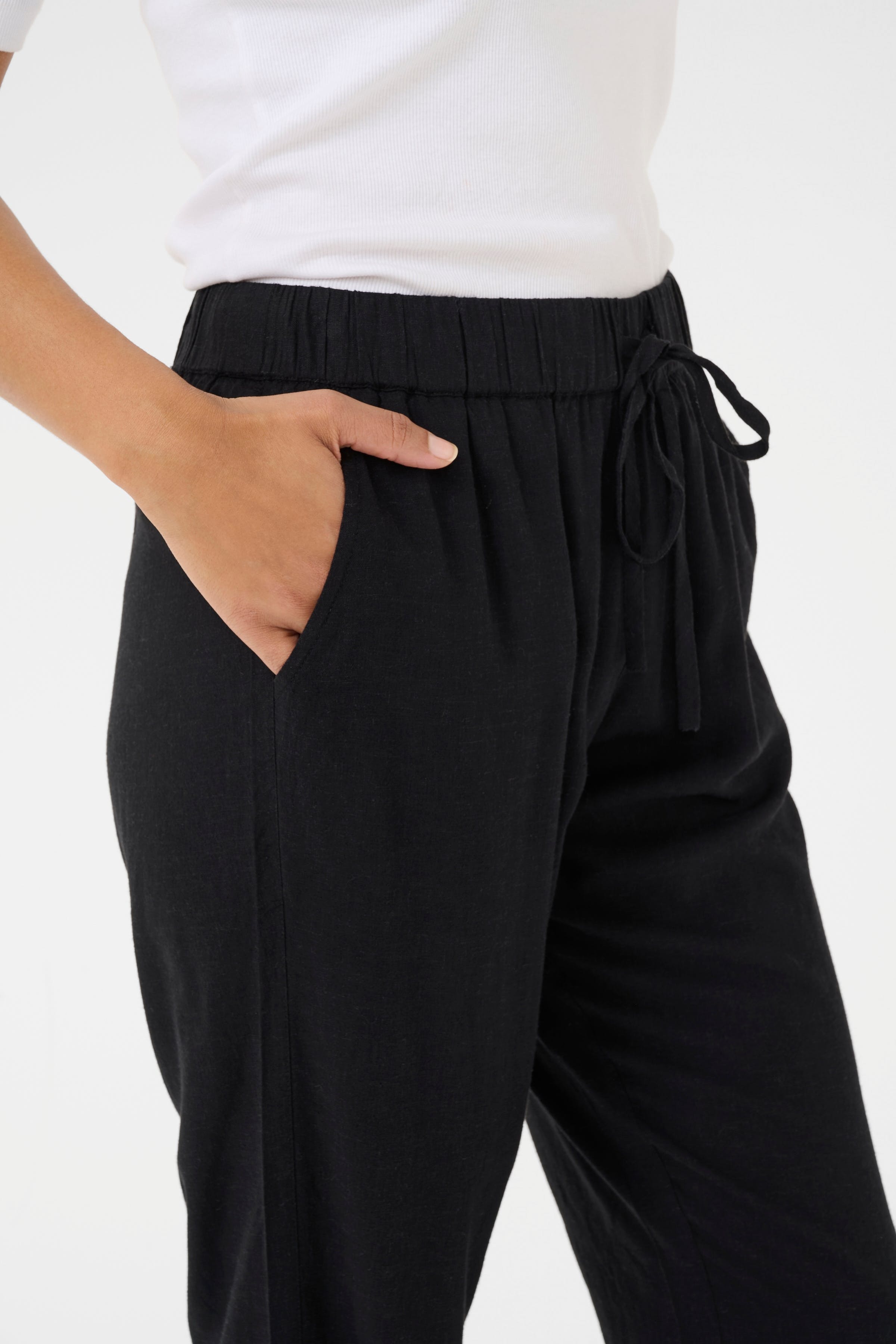 KAmilia Hose aus Leinen LOOKBOOK DETAIL 10509669-100121