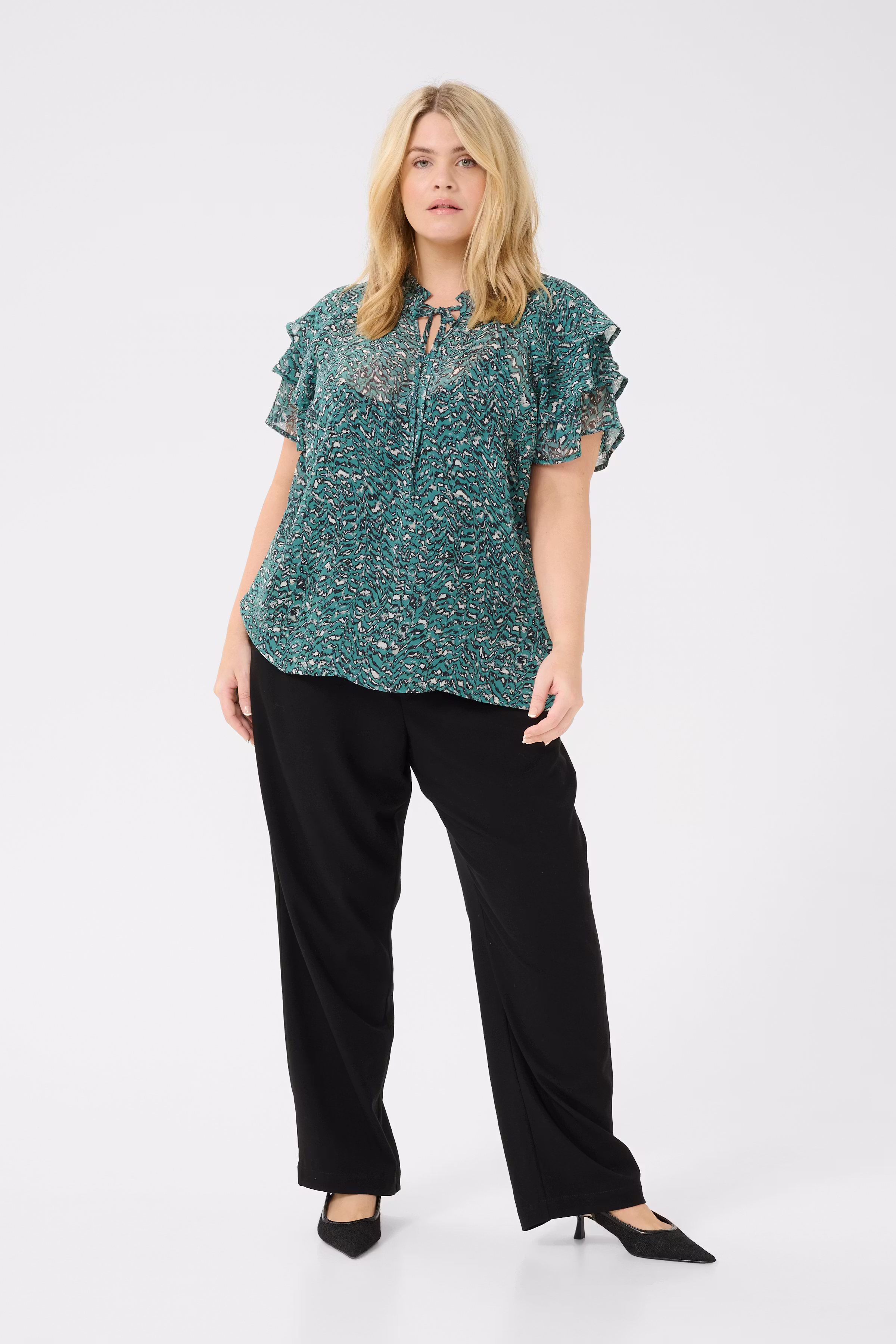 KCbelia Bluse LOOKBOOK FRONT 10583258-107722