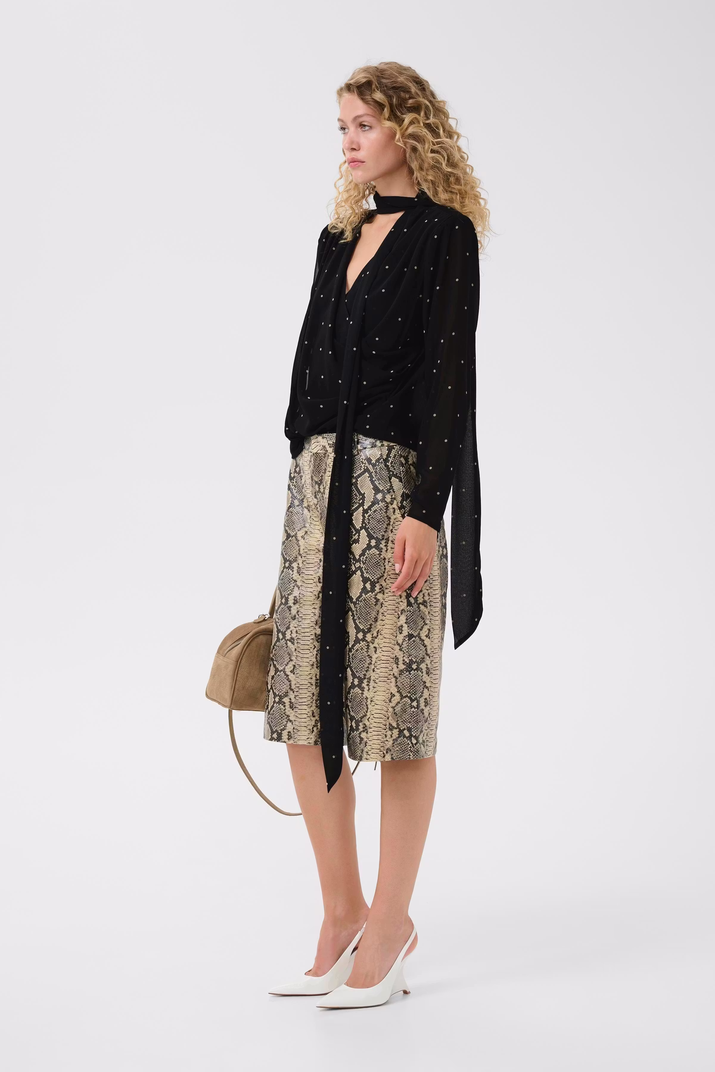 GZallis Skinnshorts LOOKBOOK FRONT 10911123-109237