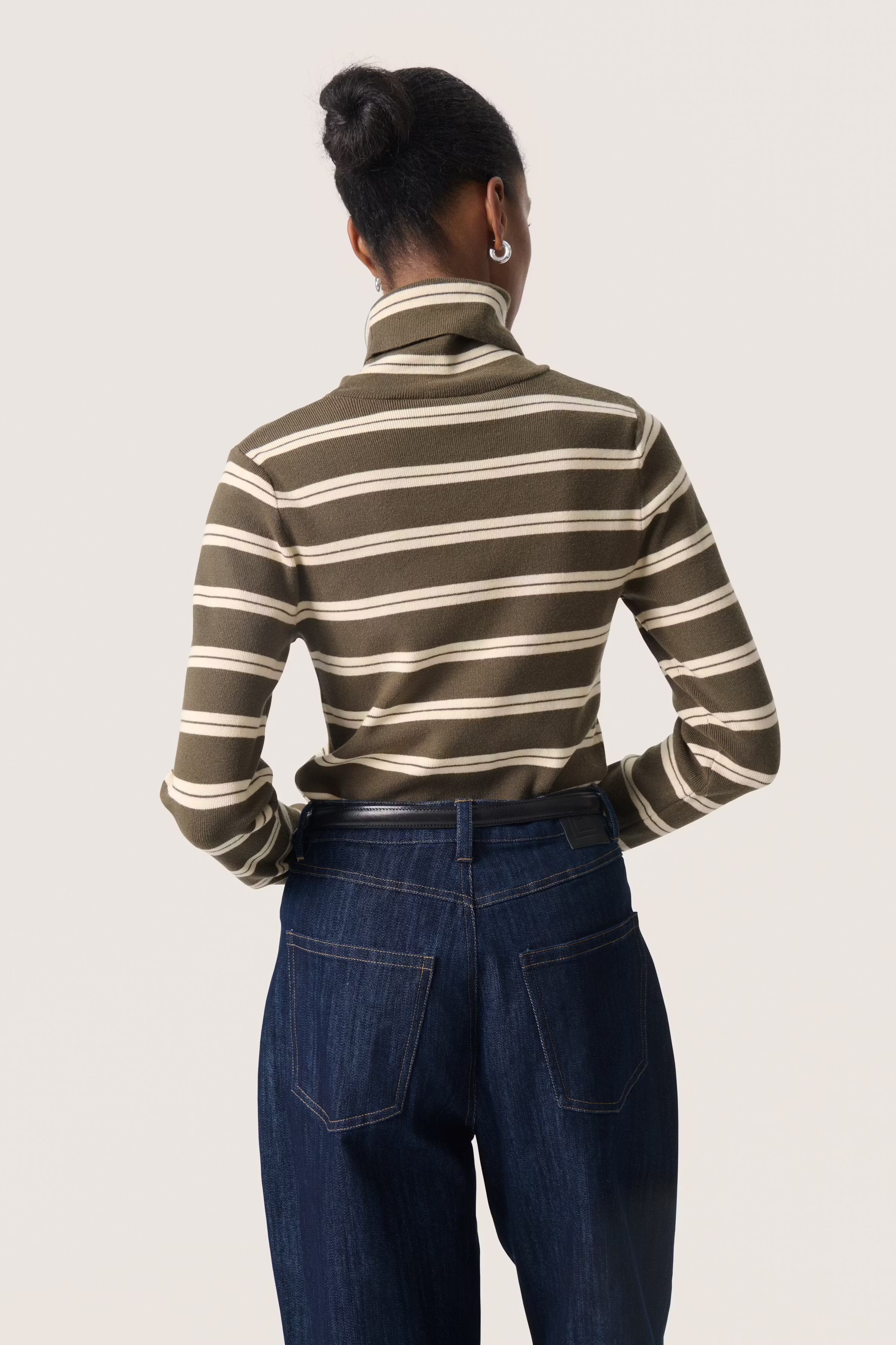 SLSpina Pullover LOOKBOOK BACK 30407690-304127