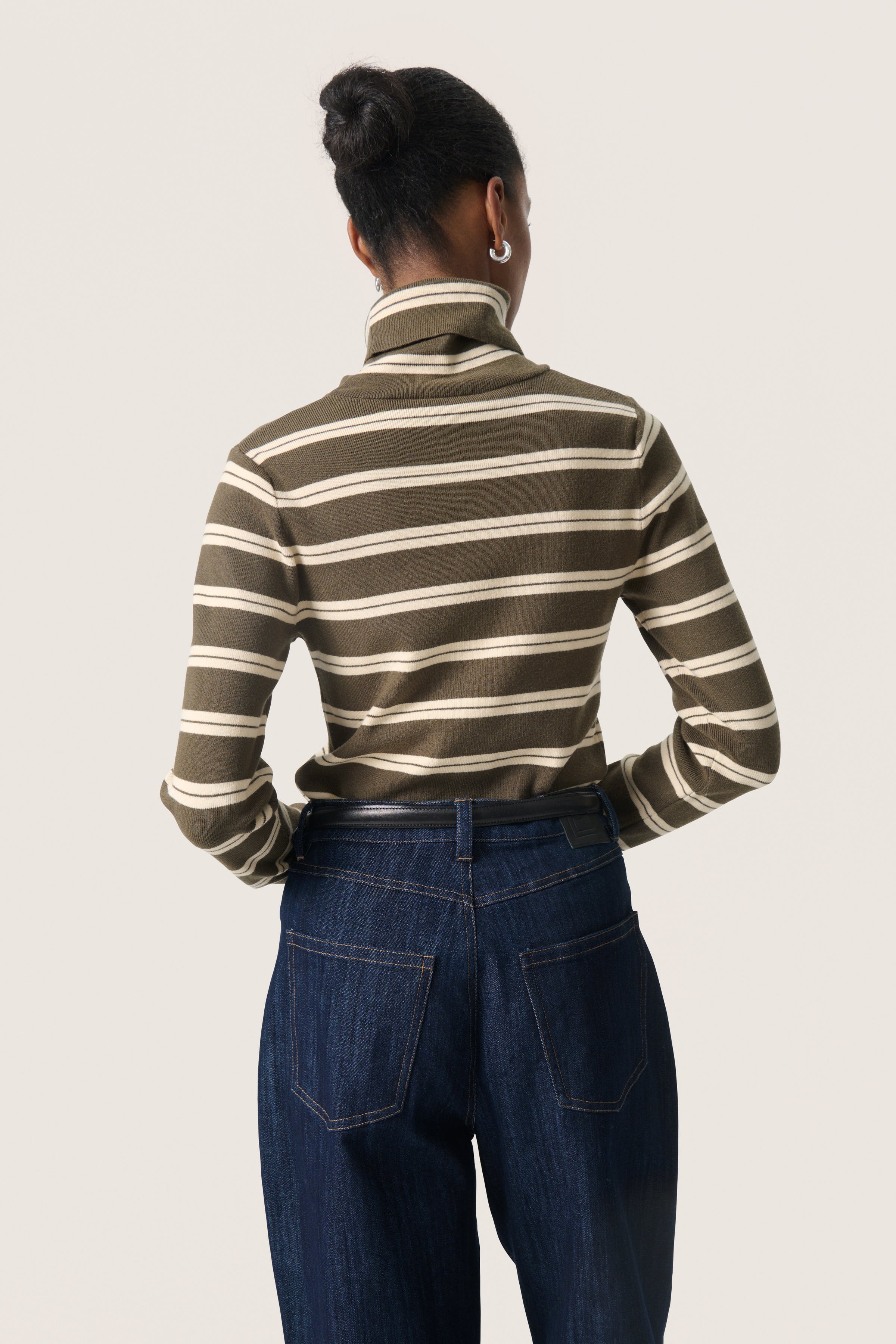 SLSpina Pullover LOOKBOOK BACK 30407690-304127