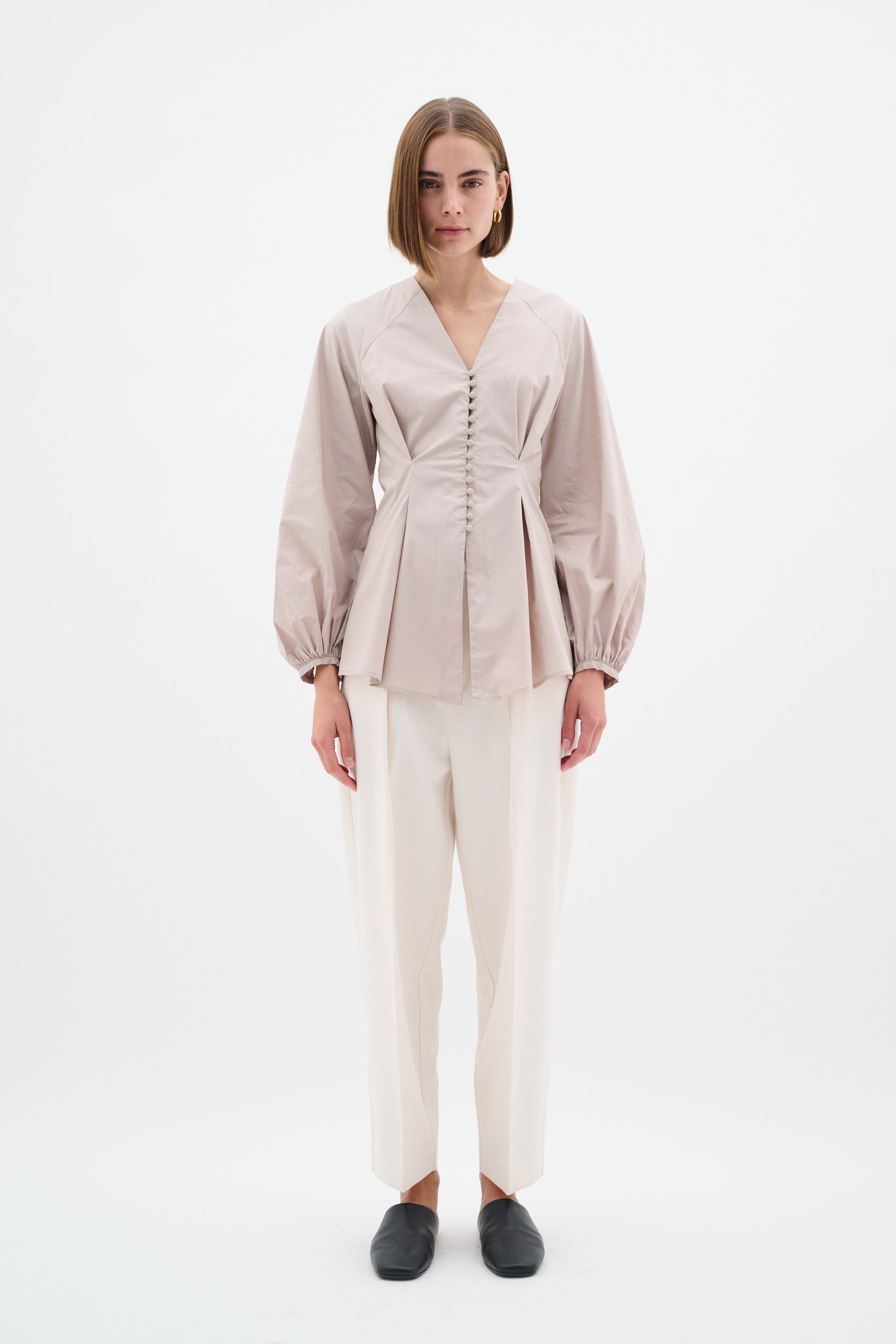 HelveIW Blouse LOOKBOOK FRONT 30109109-161406