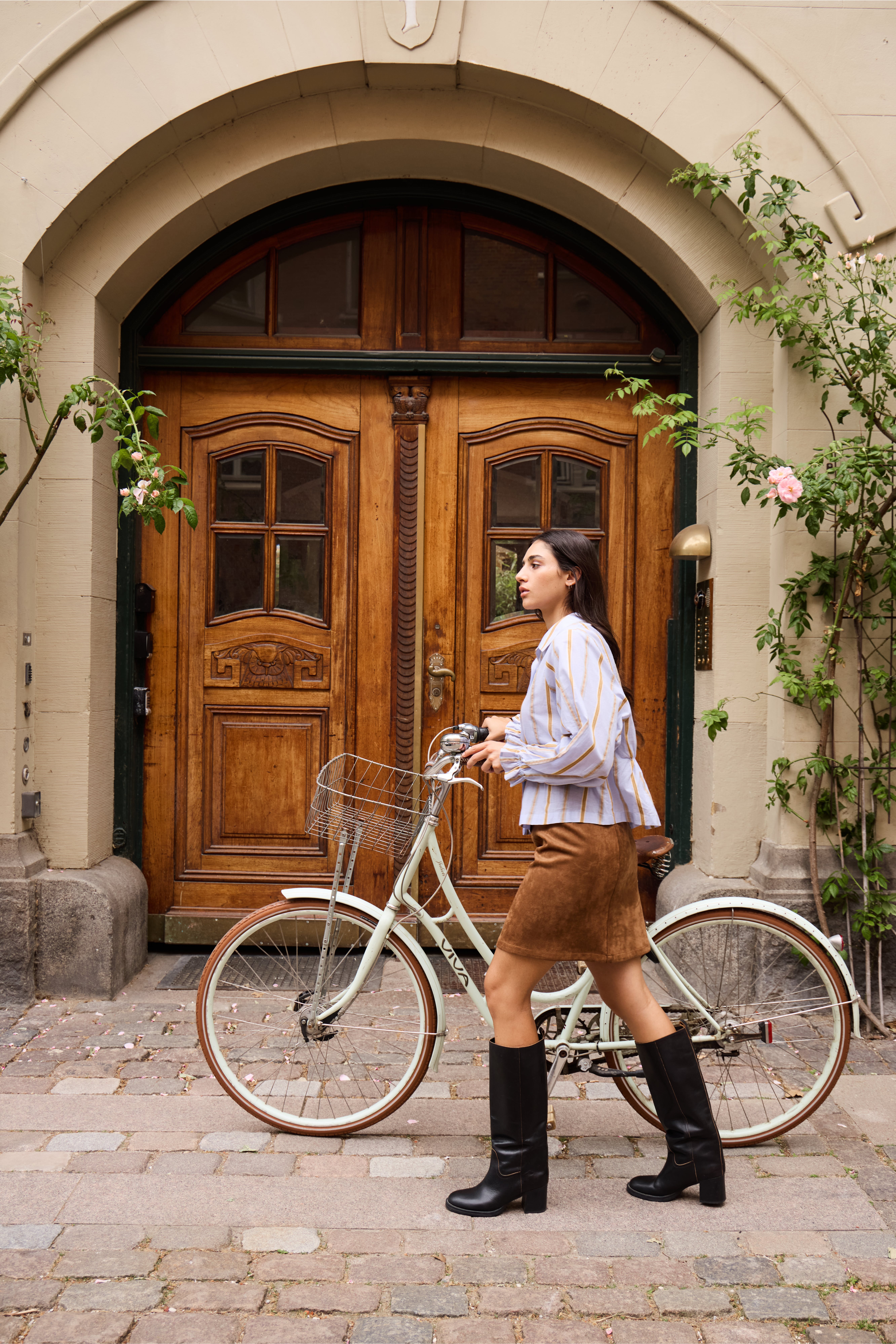 IHXCALLIE Kjol LOCATION NONE 20123921-181048