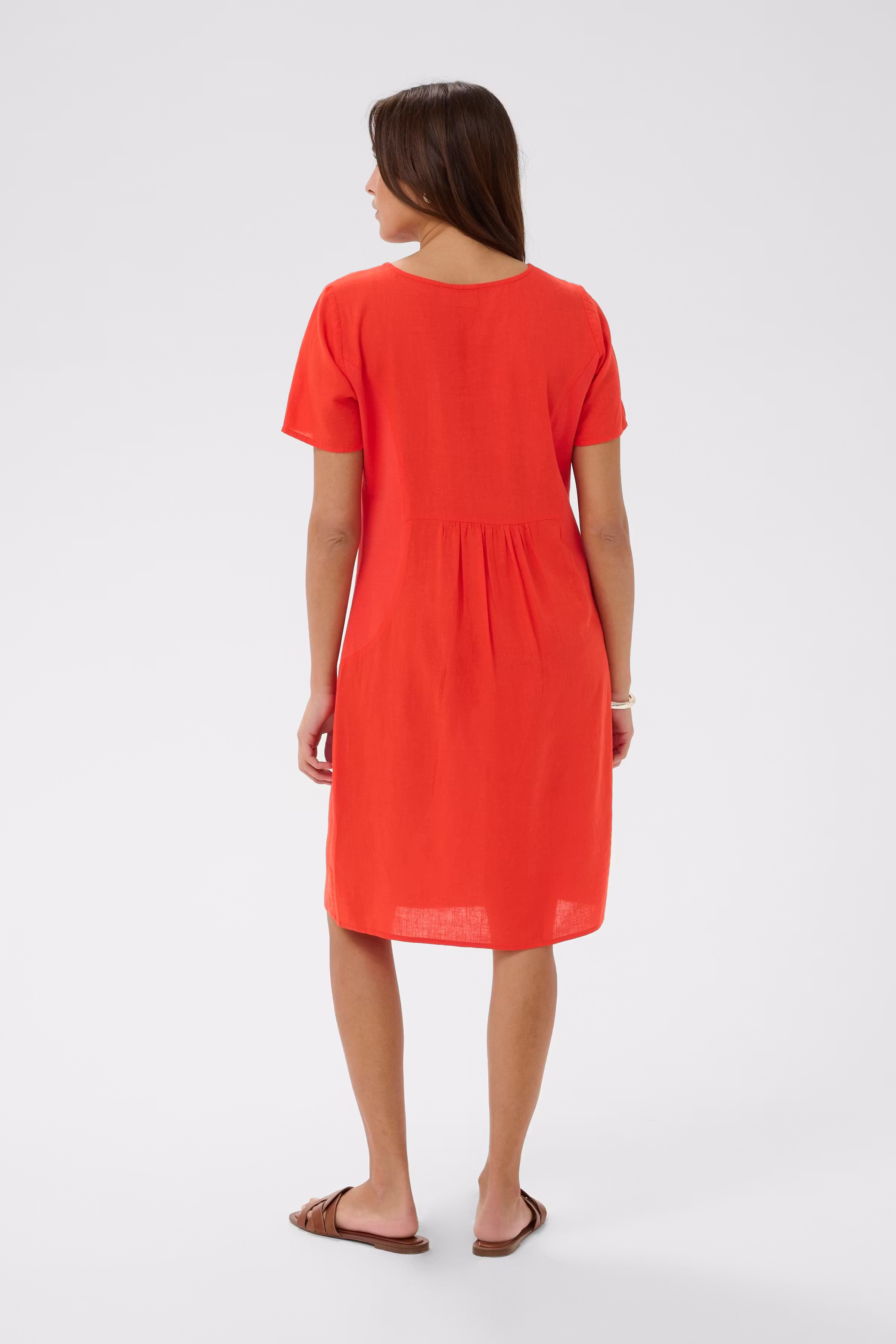 KAmilia Kjole LOOKBOOK BACK 10508362-171664