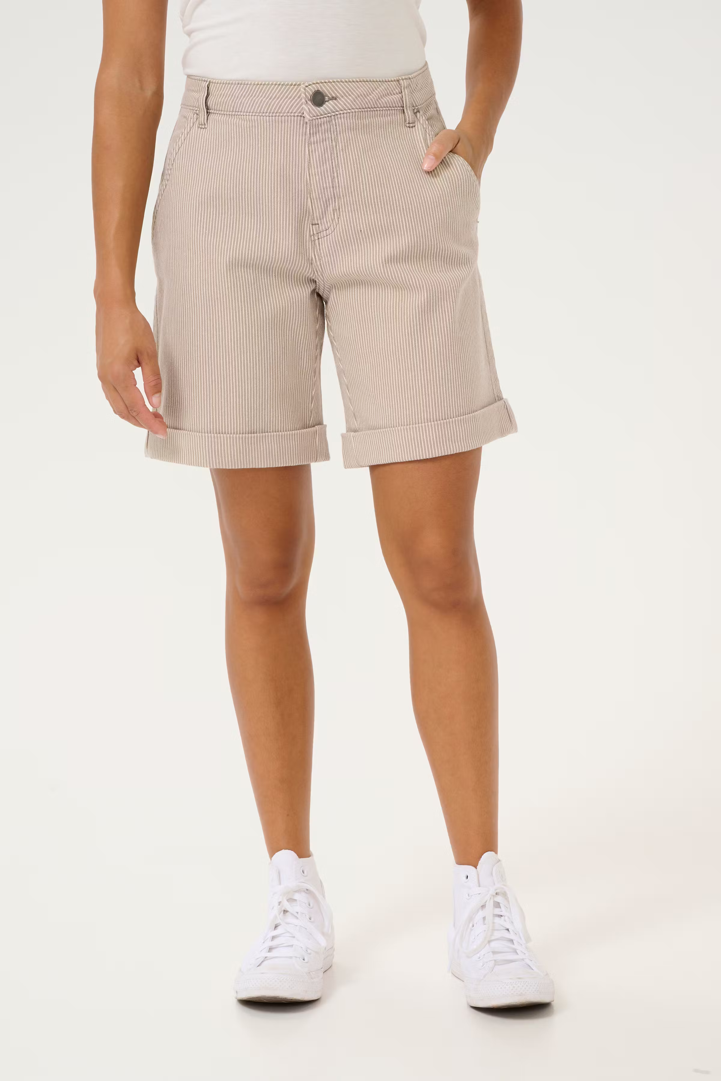 CUmilky Shorts LOOKBOOK FRONT 50110550-107334