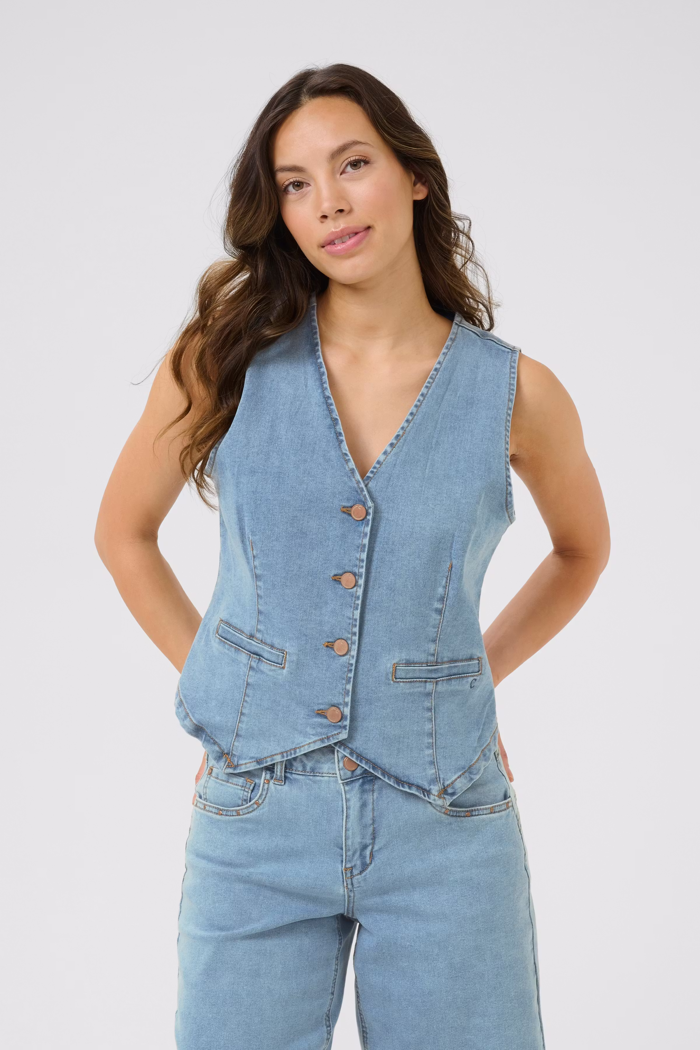 CRAlma Denim Vest LOOKBOOK FRONT 10613772-107653