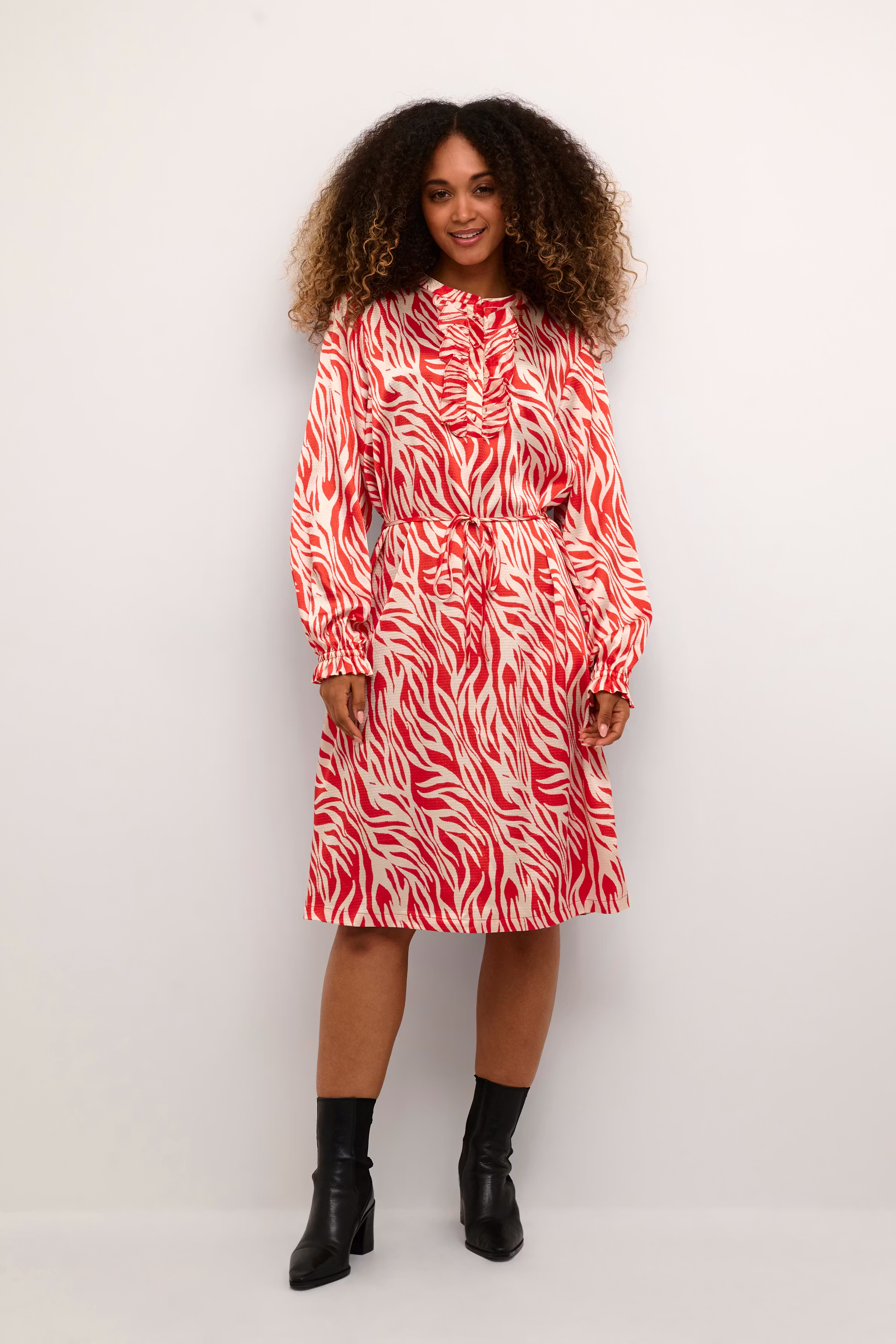 ThillaSZ Dress LOOKBOOK FRONT 30512856-302335