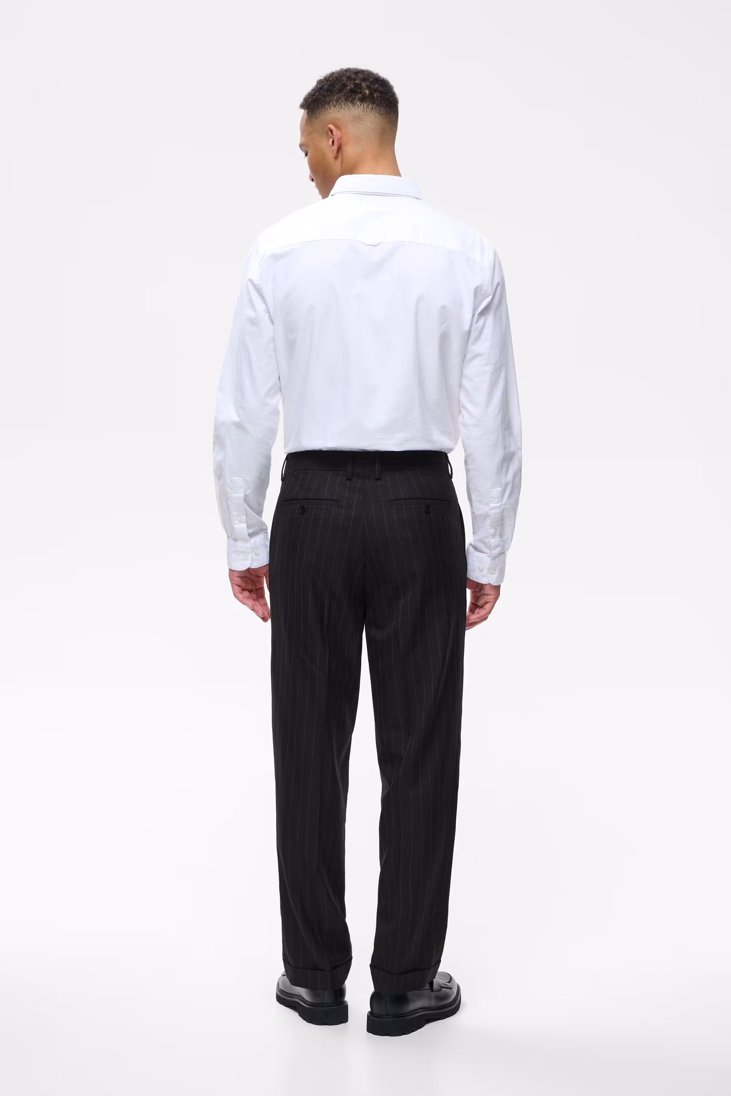 MAwesley Trousers LOOKBOOK BACK 30209294-300270