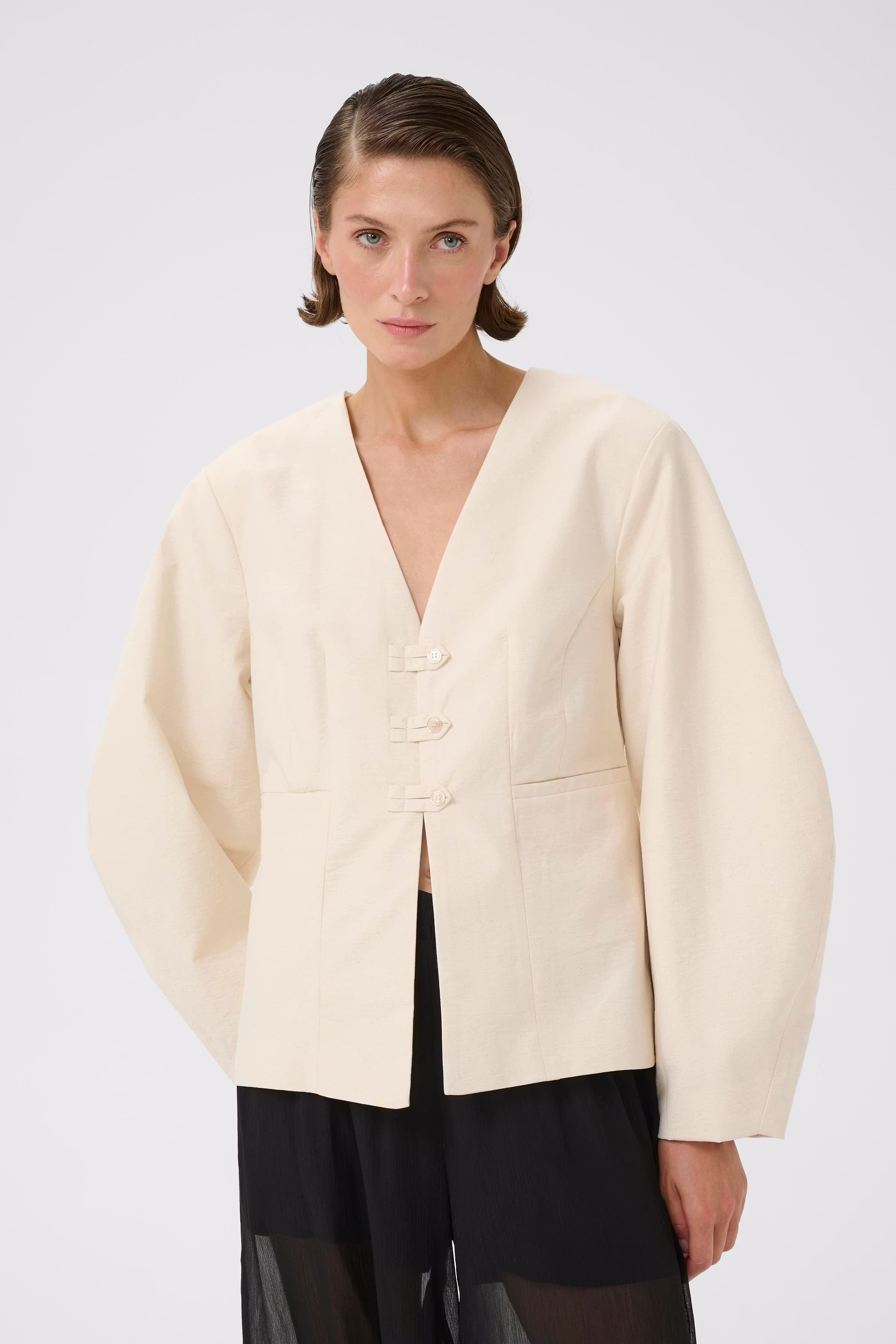 KBEmery Blazer LOOKBOOK FRONT 10105897-110103