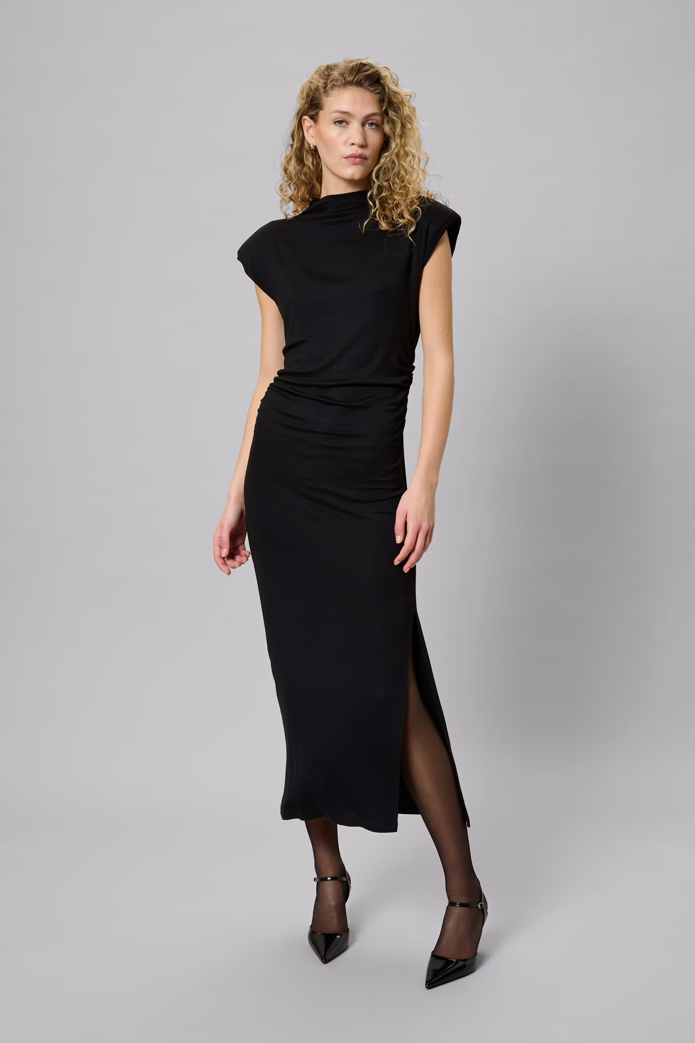 MWGiggo Dress LOOKBOOK FRONT 10705392-100031