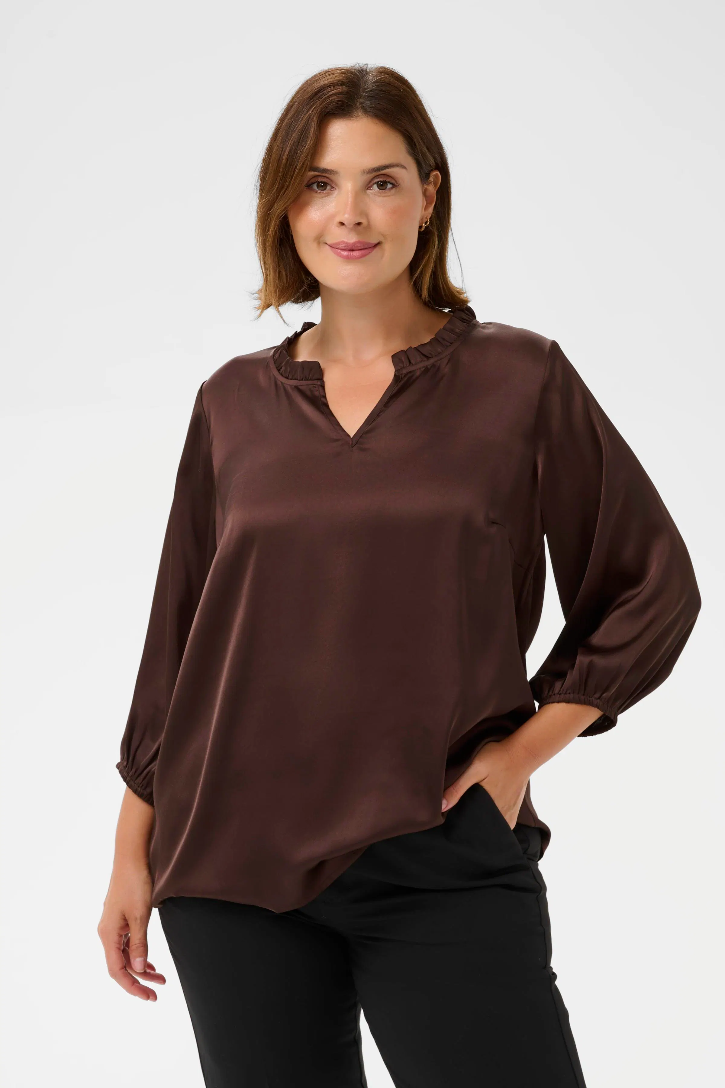 KCamira Bluse LOOKBOOK FRONT 10584201-190912