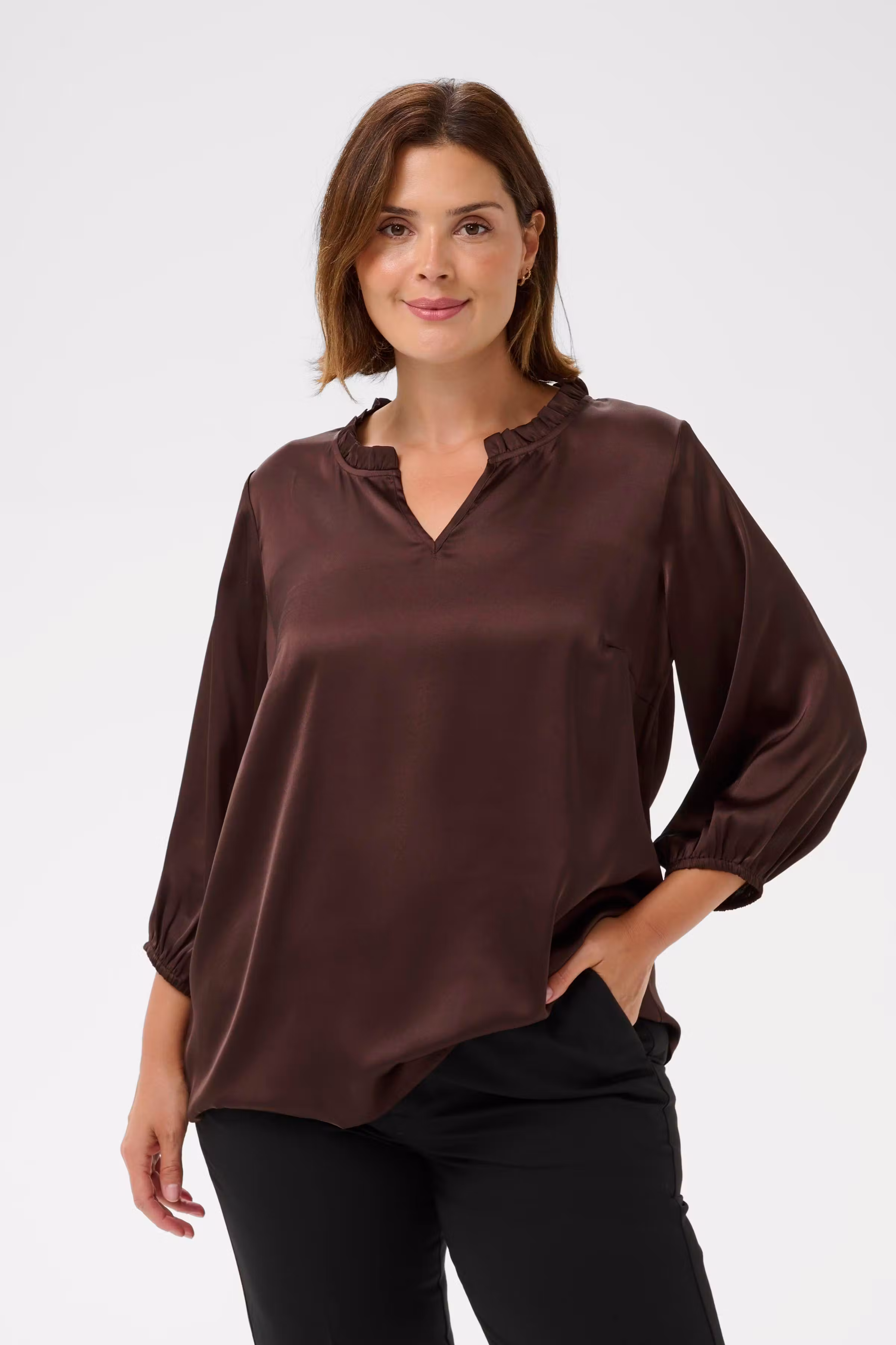 KCamira Bluse LOOKBOOK FRONT 10584201-190912