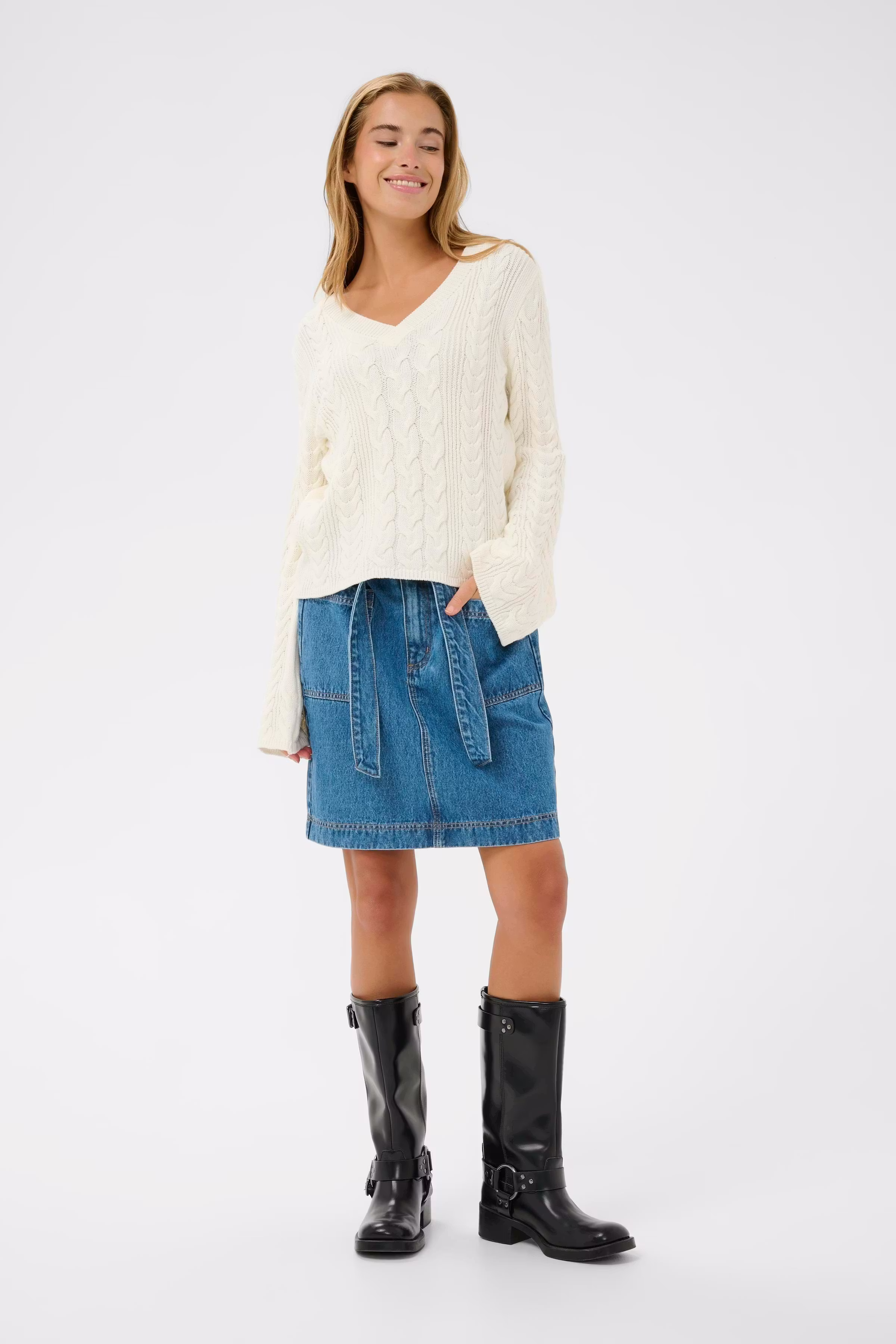 KAliliana Pullover LOOKBOOK FRONT 10511185-110602