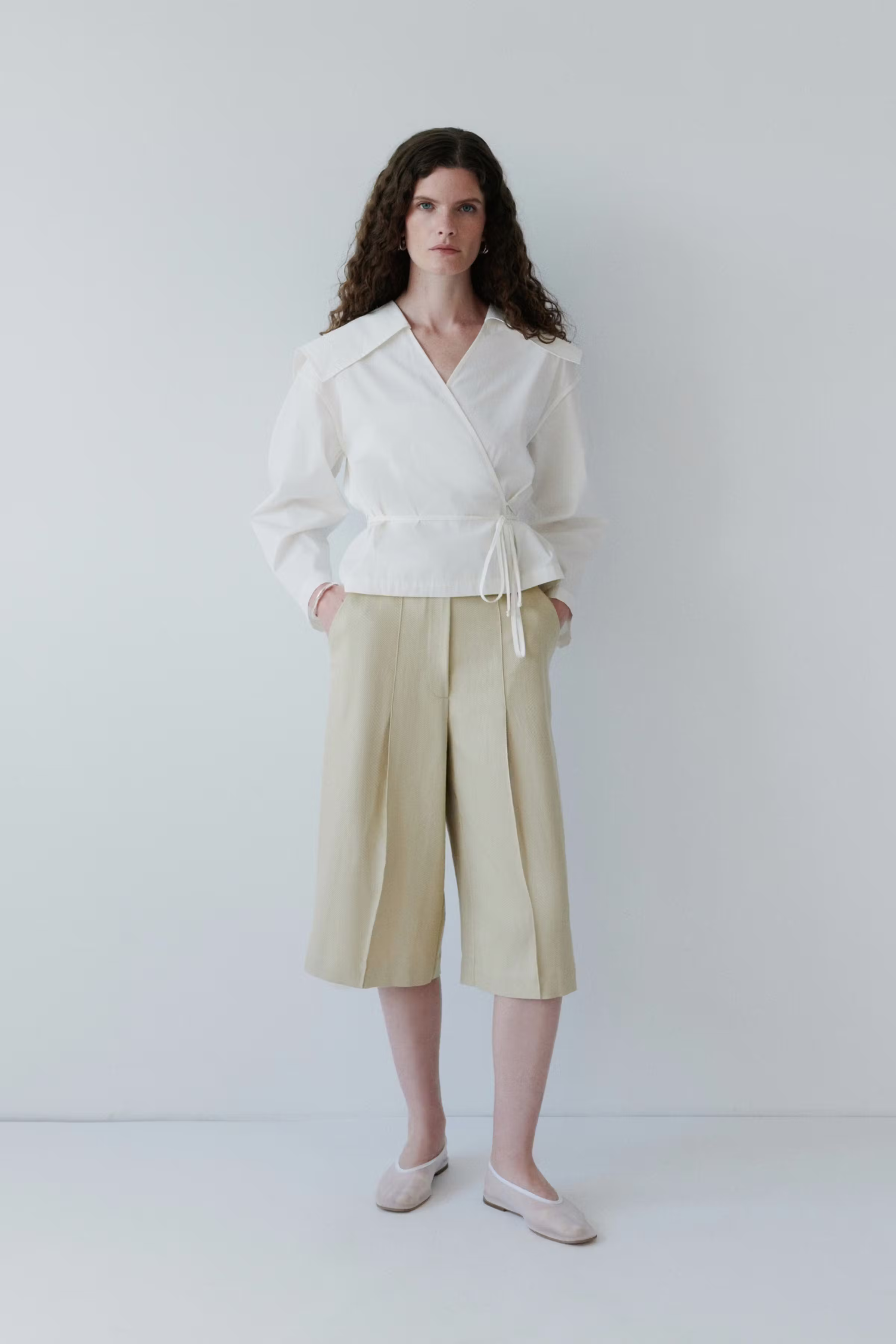 EDWINA Blouse LOOKBOOK FRONT 30600579-WH010