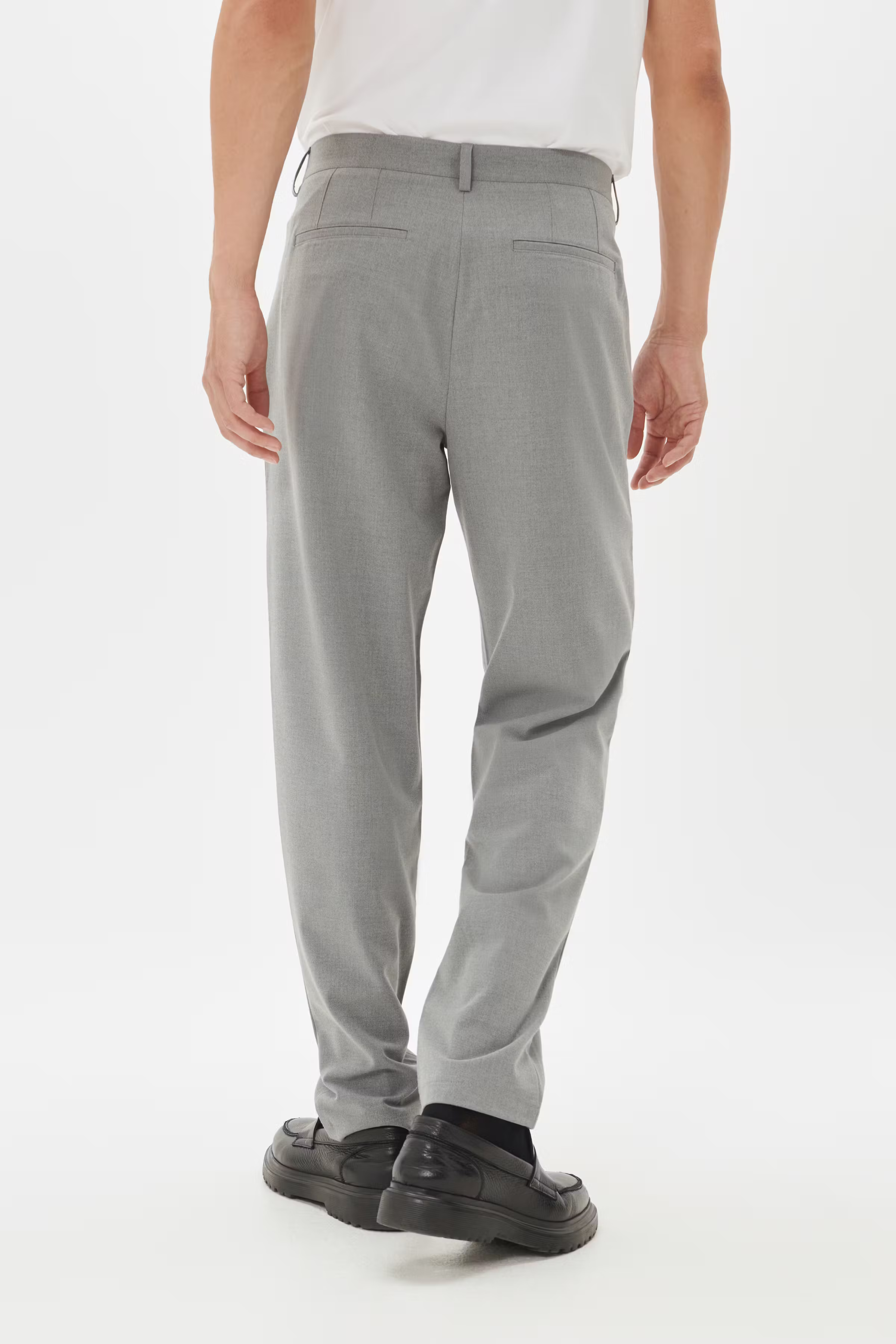 MAkian Bukser LOOKBOOK BACK 30207631-180000