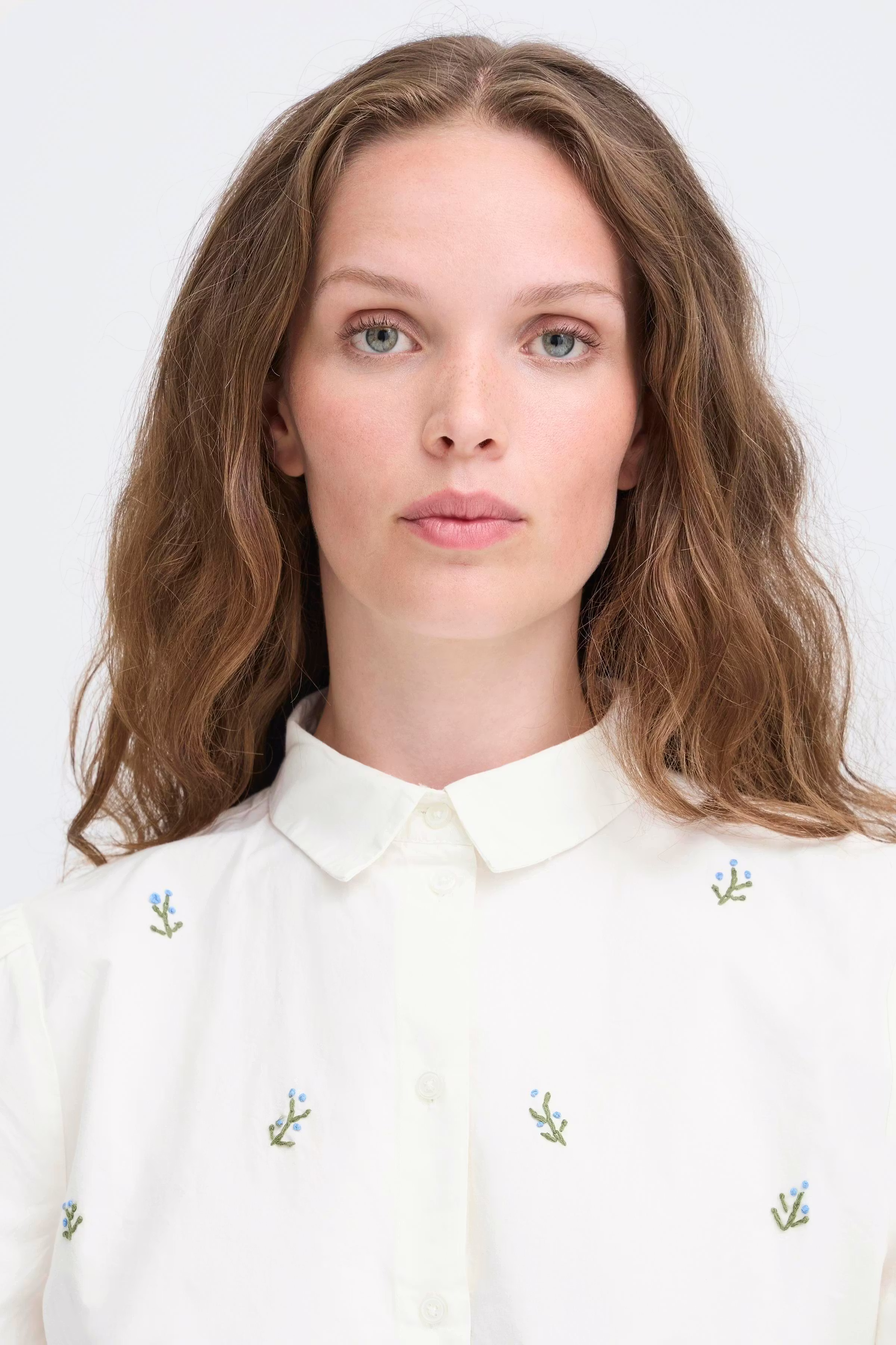 IHSANAZ Skjorte LOOKBOOK DETAIL 20124122-900000311