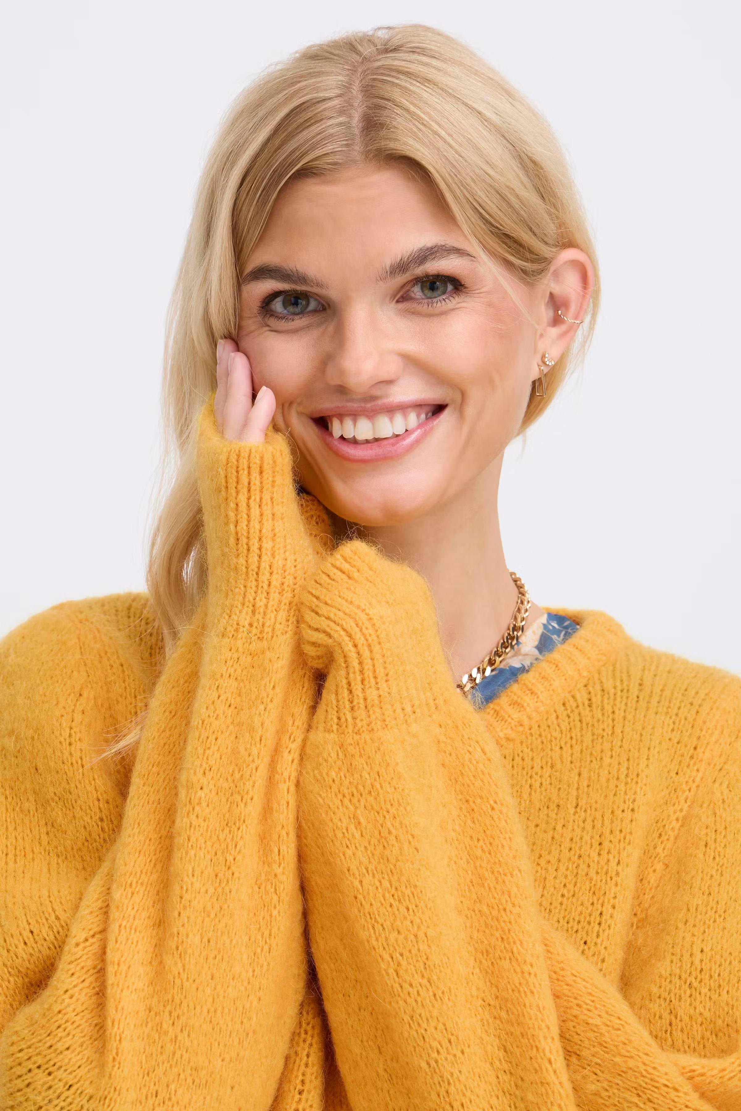 SBGULVIG Cardigan LOOKBOOK DETAIL 22100655-150948