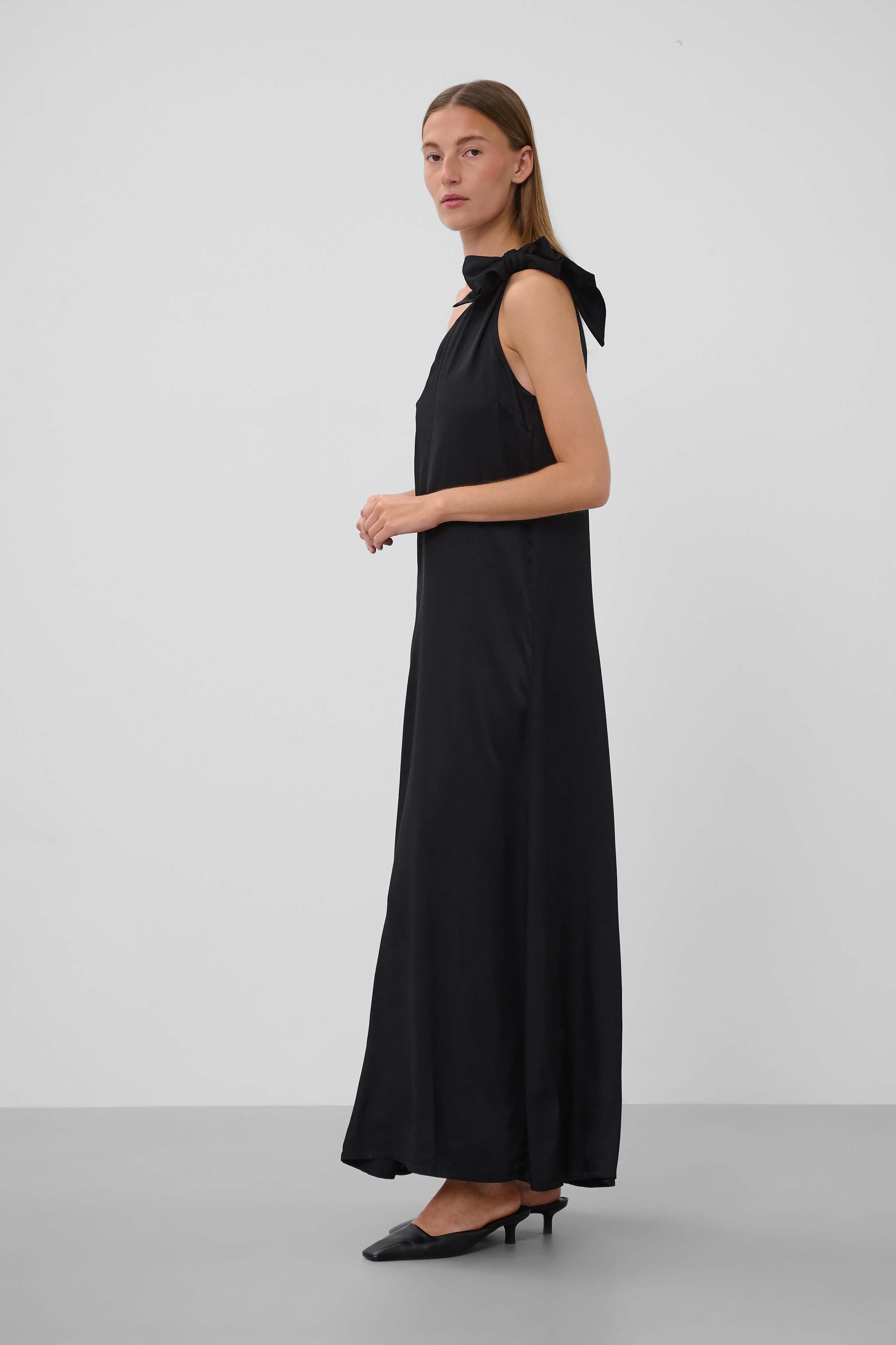 SLBecca Klänning LOOKBOOK FRONT 30408519-194008