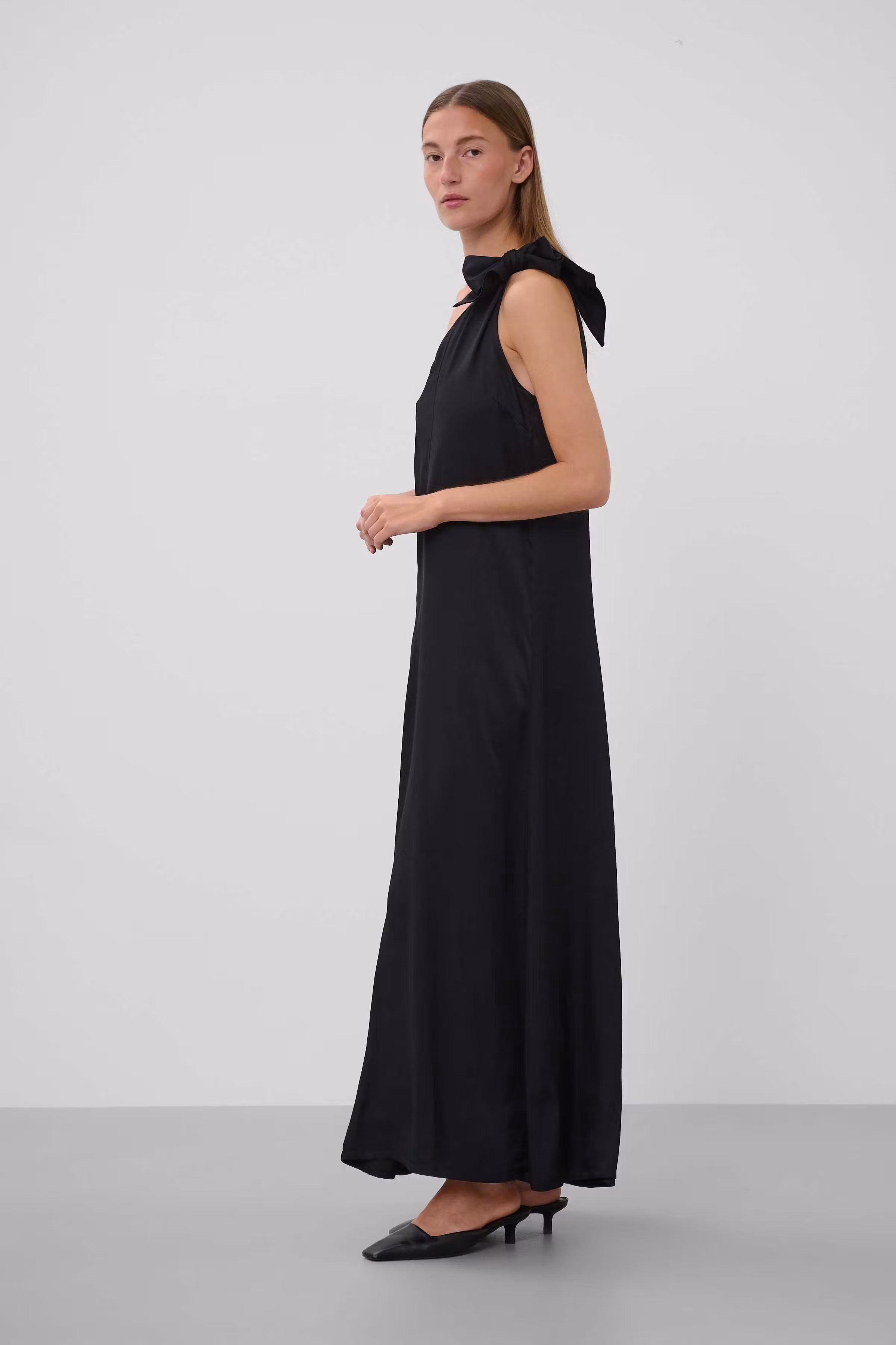 SLBecca Kleid LOOKBOOK FRONT 30408519-194008