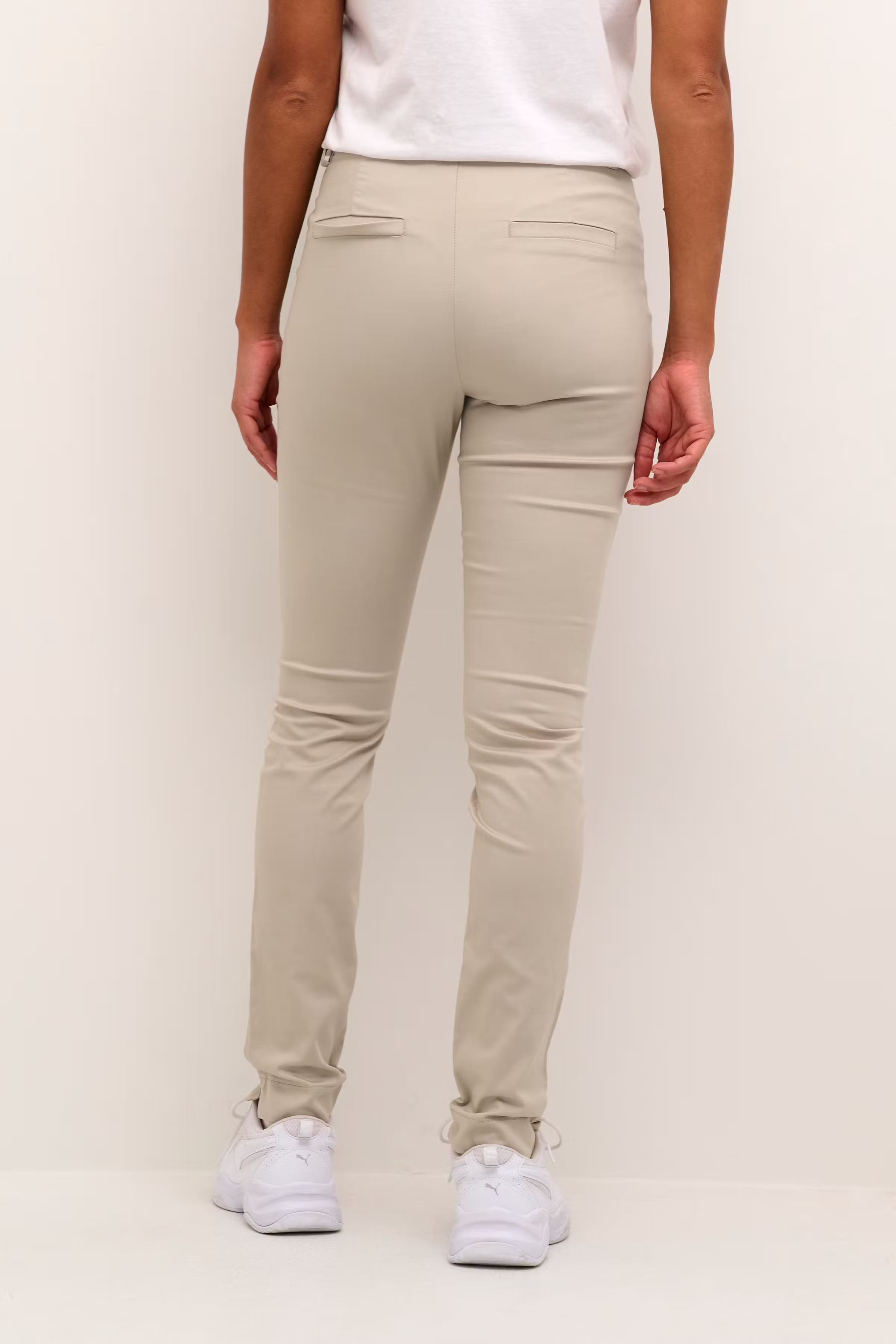 KAlea Bukser LOOKBOOK BACK 10508120-151305