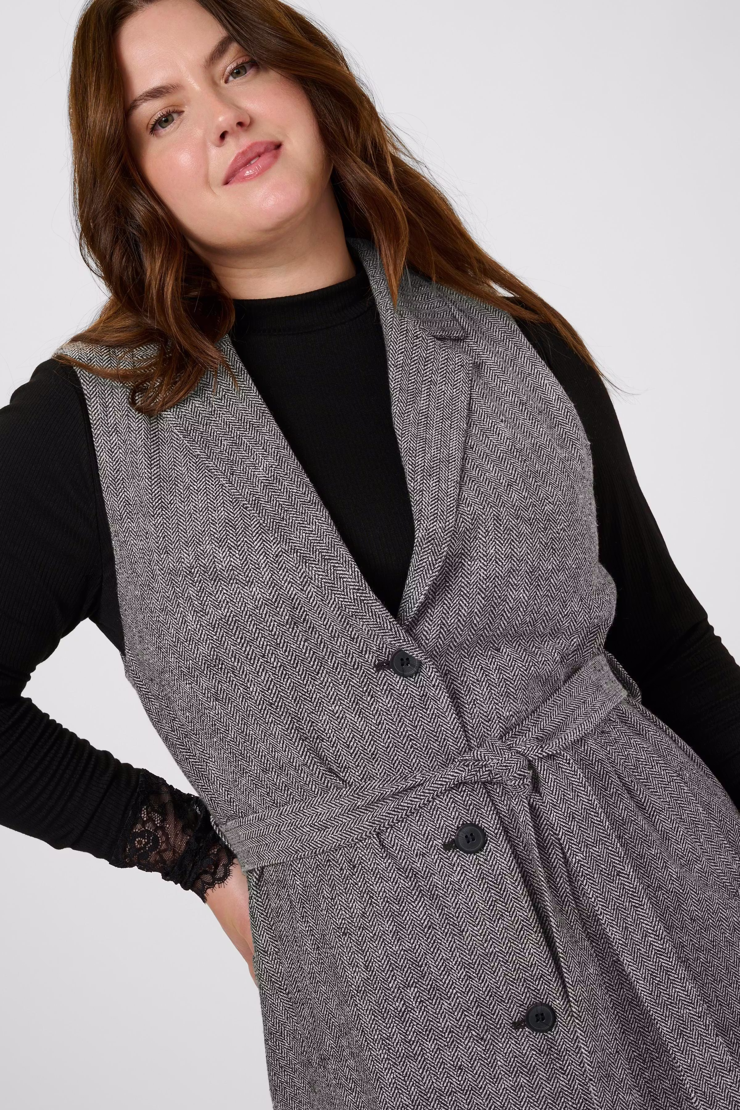 KCthilla Weste LOOKBOOK DETAIL 10583808-108553