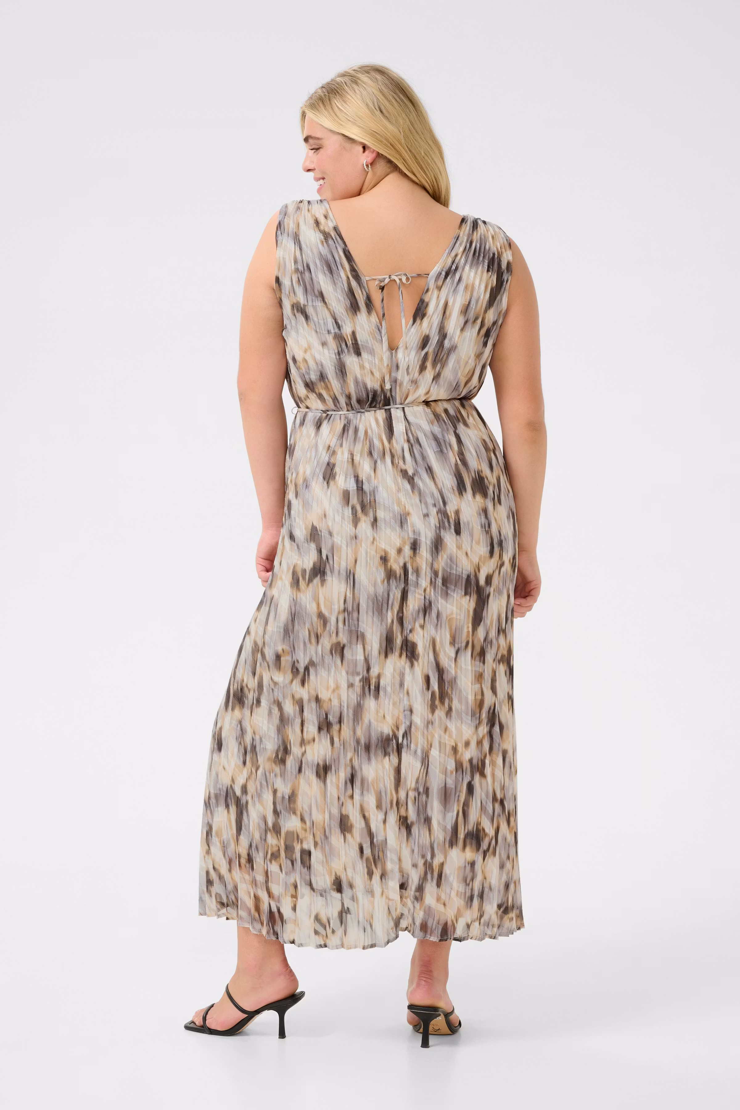 KCvicka Robe LOOKBOOK BACK 10583210-107478