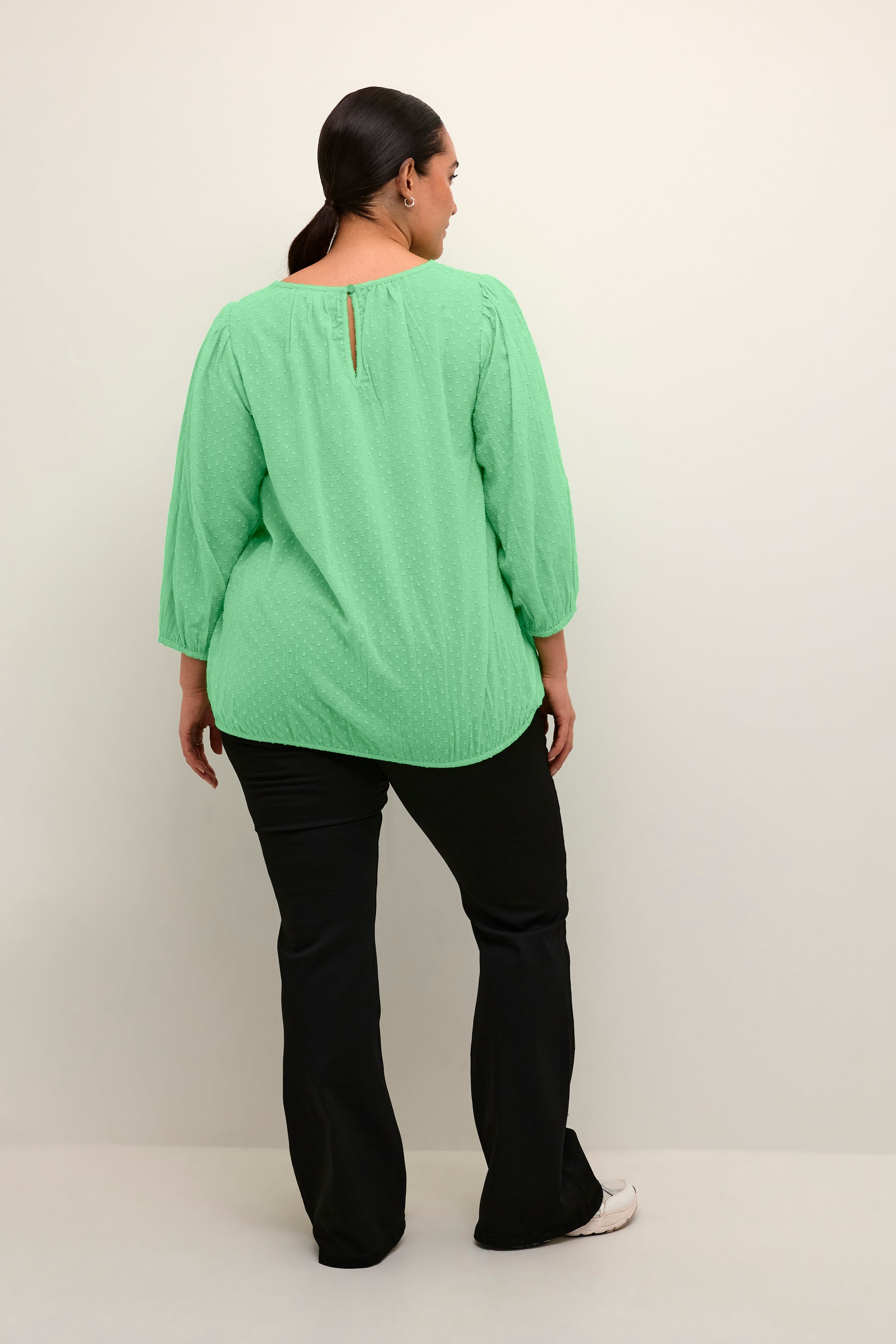 KCmahlena Blouse LOOKBOOK BACK 10582886-146340