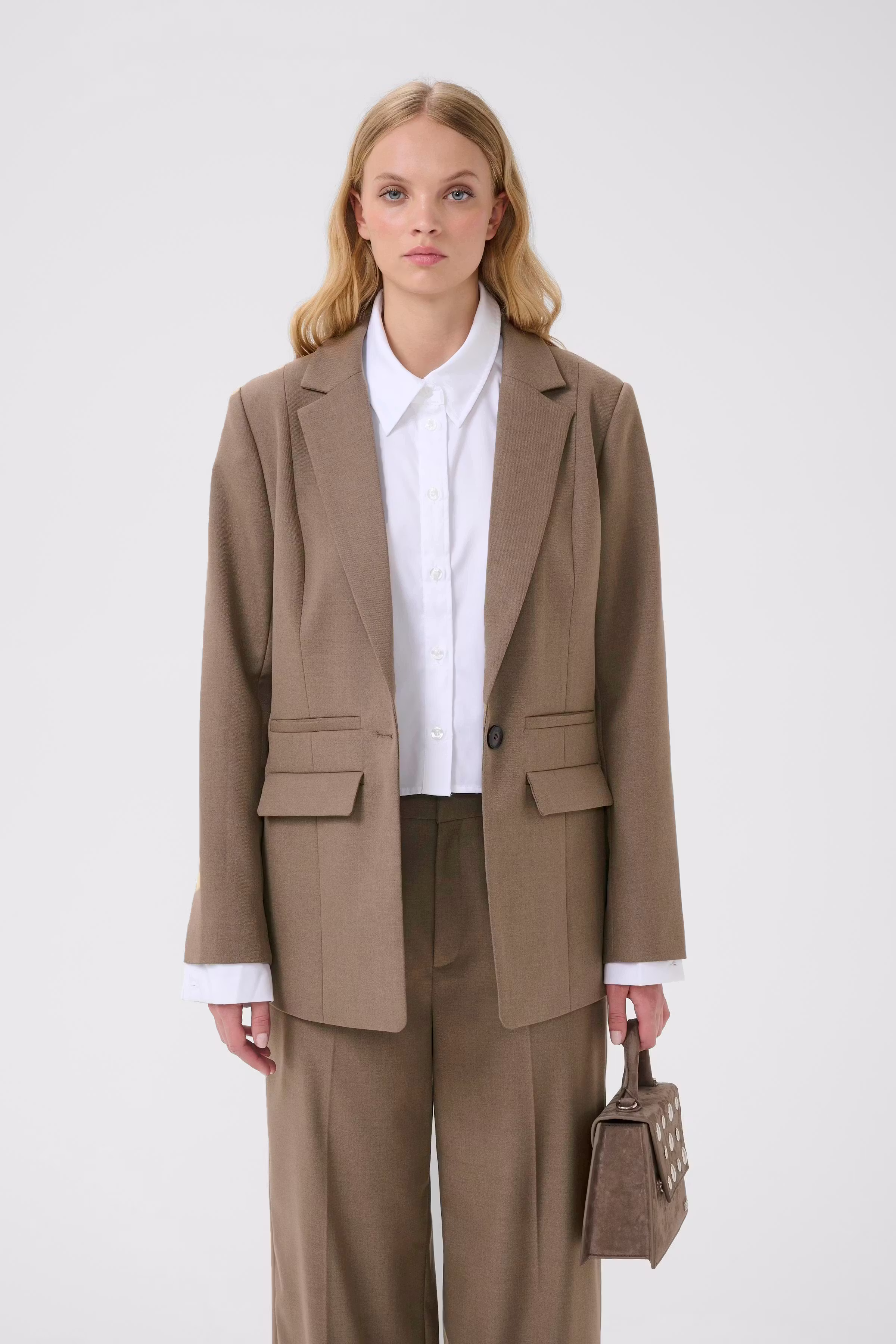 GZpaula Blazer LOOKBOOK FRONT 10910914-106856