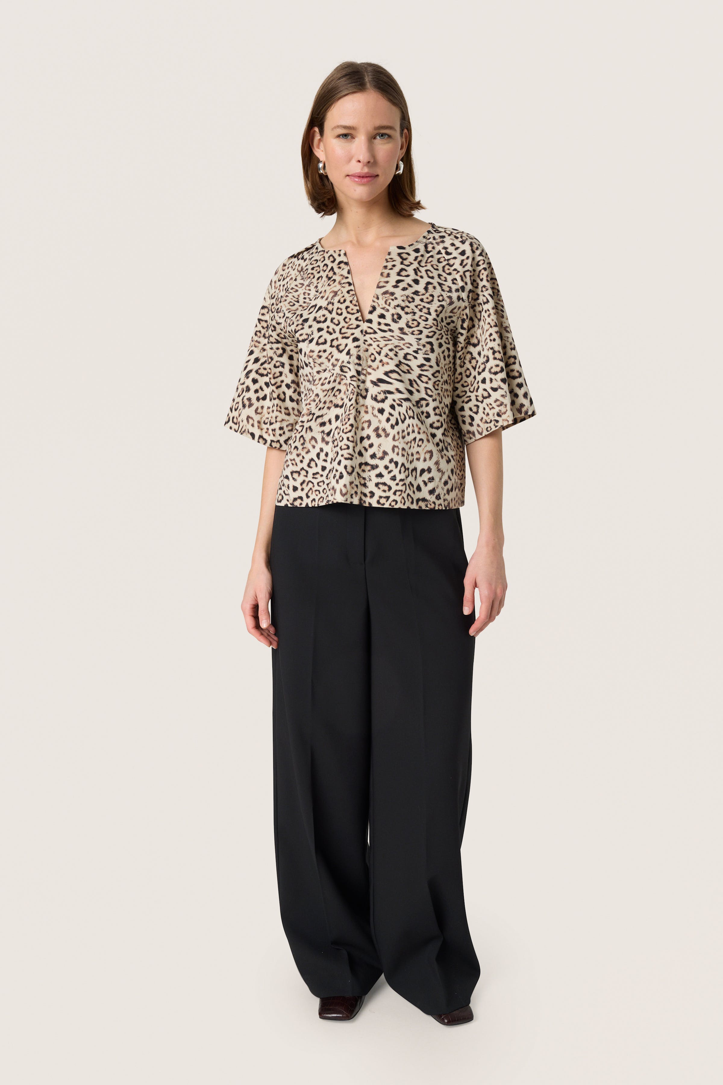 SSJalina Bluse LOOKBOOK FRONT 30408438-303941