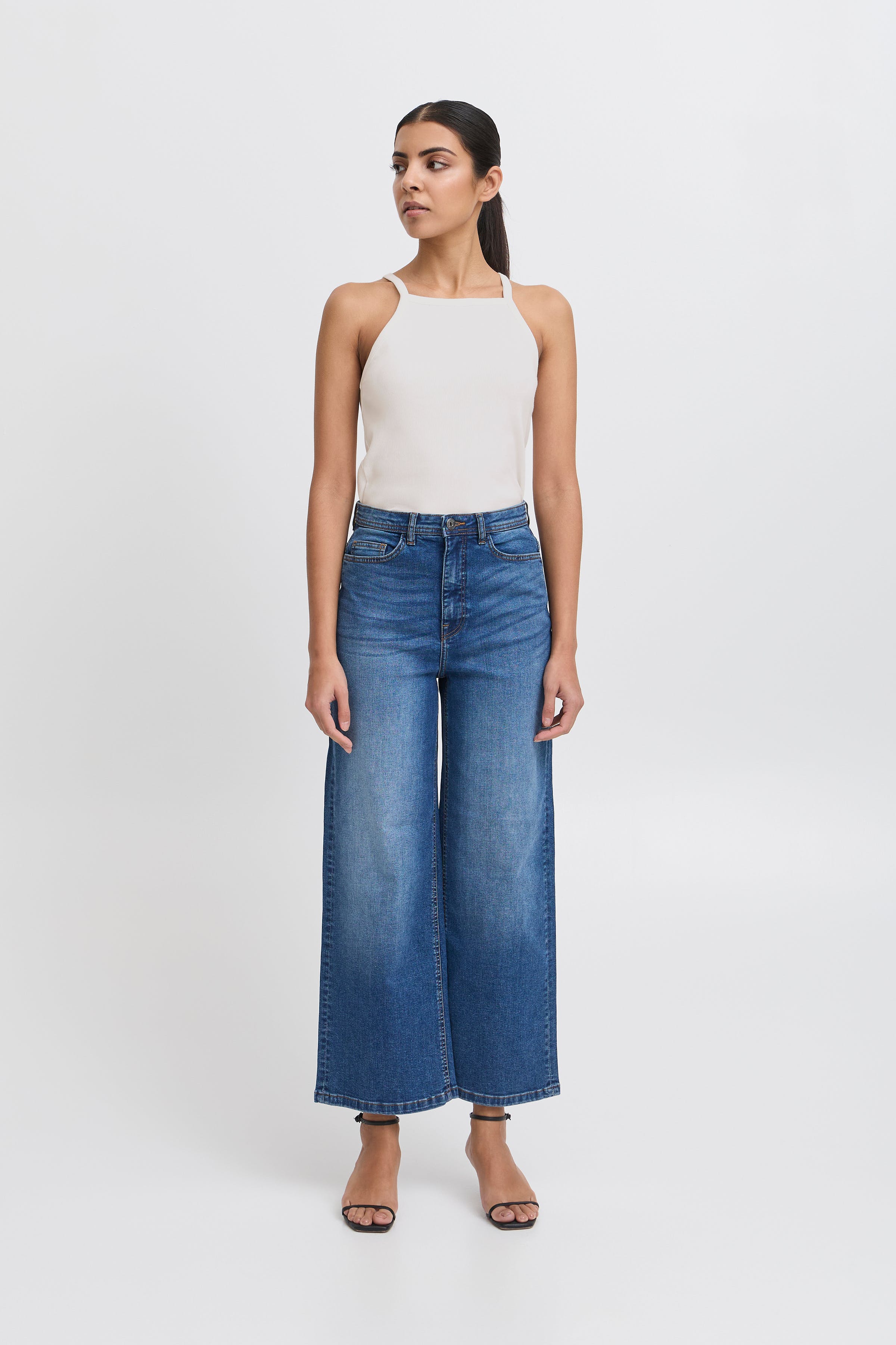 IHORETA T-shirt LOOKBOOK FRONT 20120618-114201