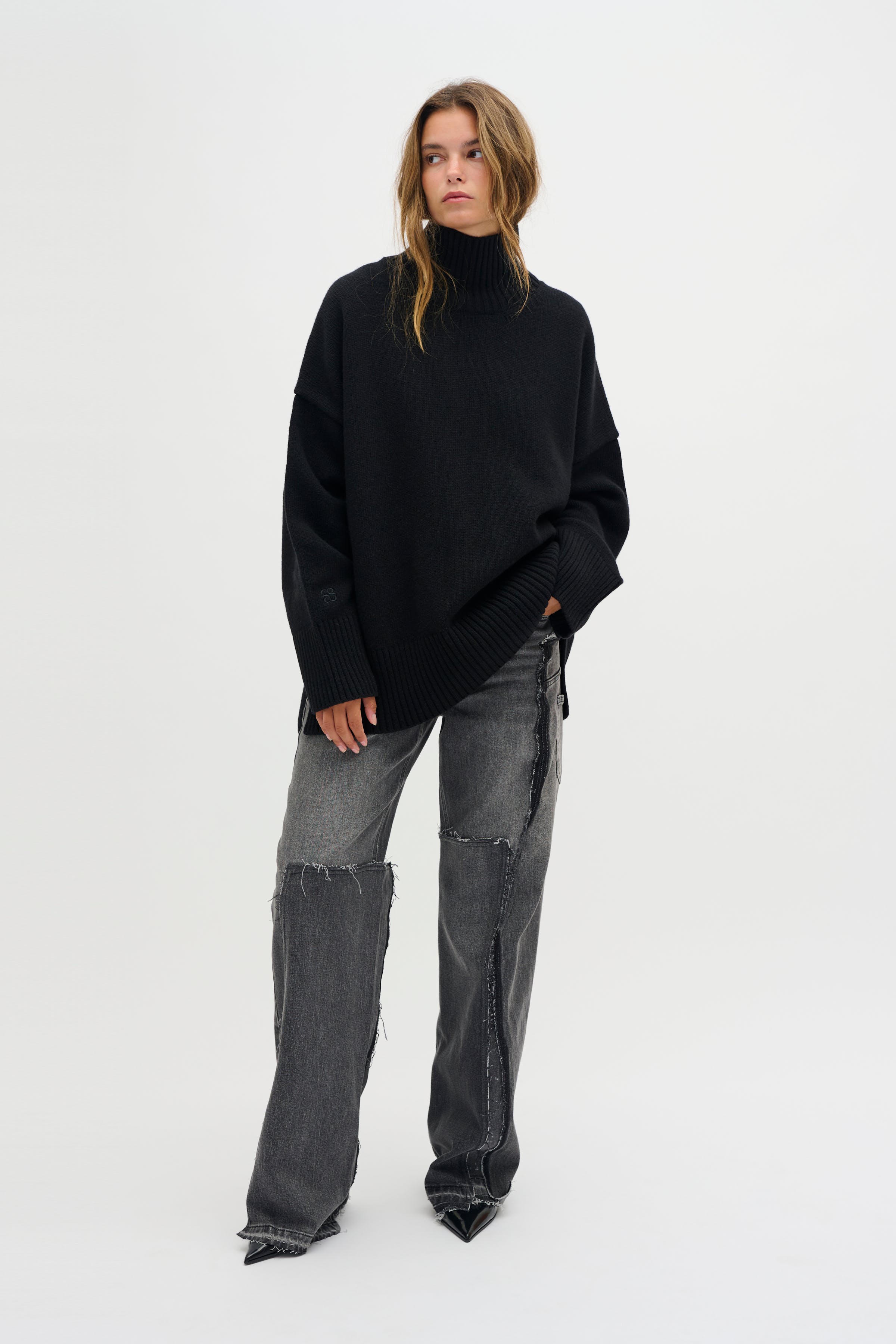 LisbonMW High Neck LOOKBOOK FRONT 10704985-100031