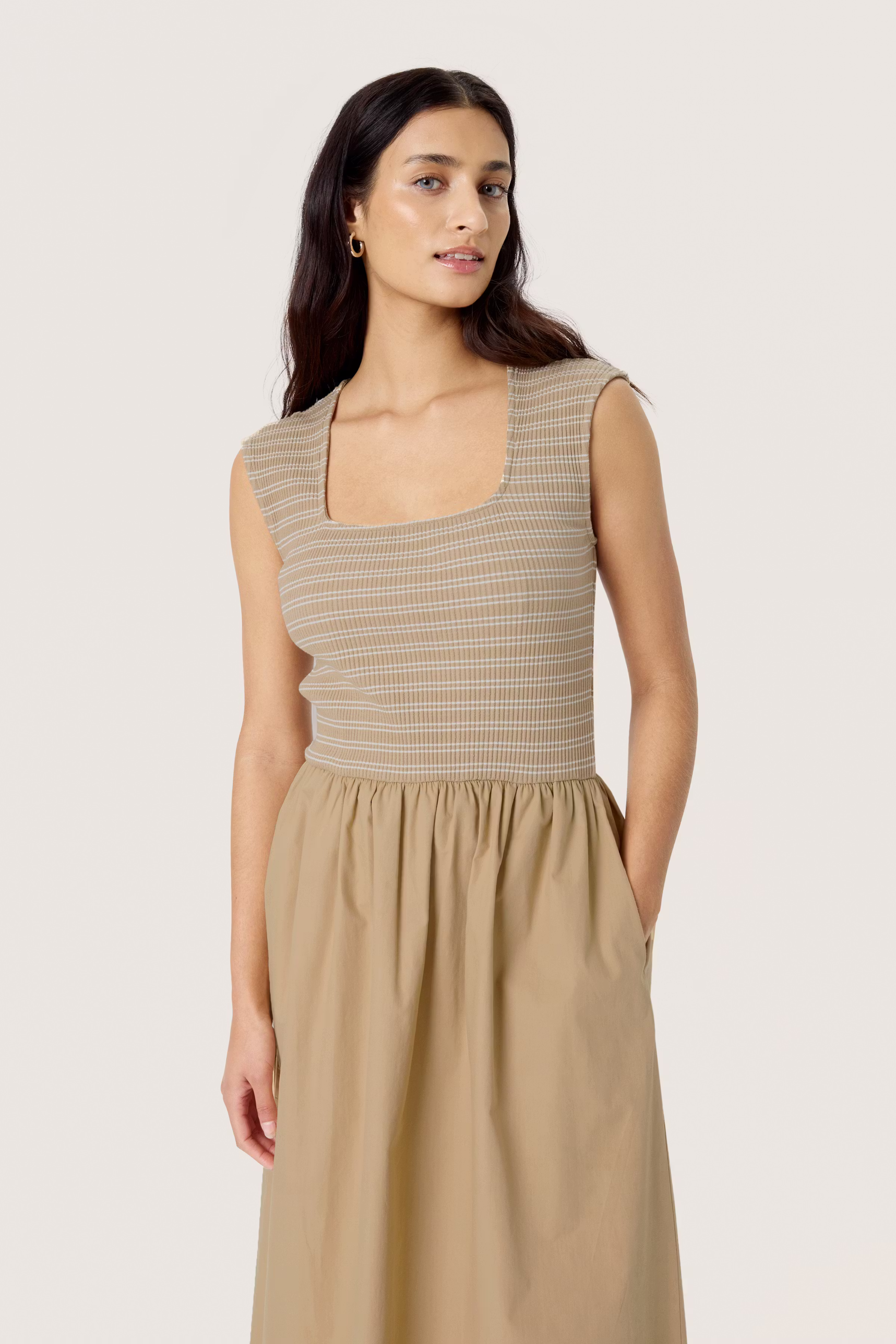 SLSimone Klänning LOOKBOOK FRONT 30408674-151114