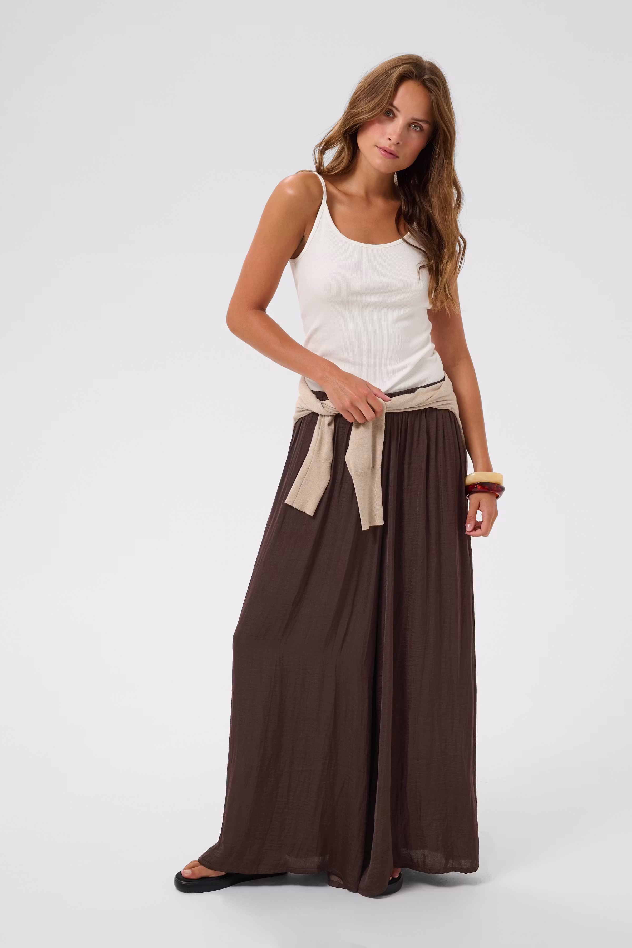 KAallie Bukser LOOKBOOK FRONT 10508761-190915