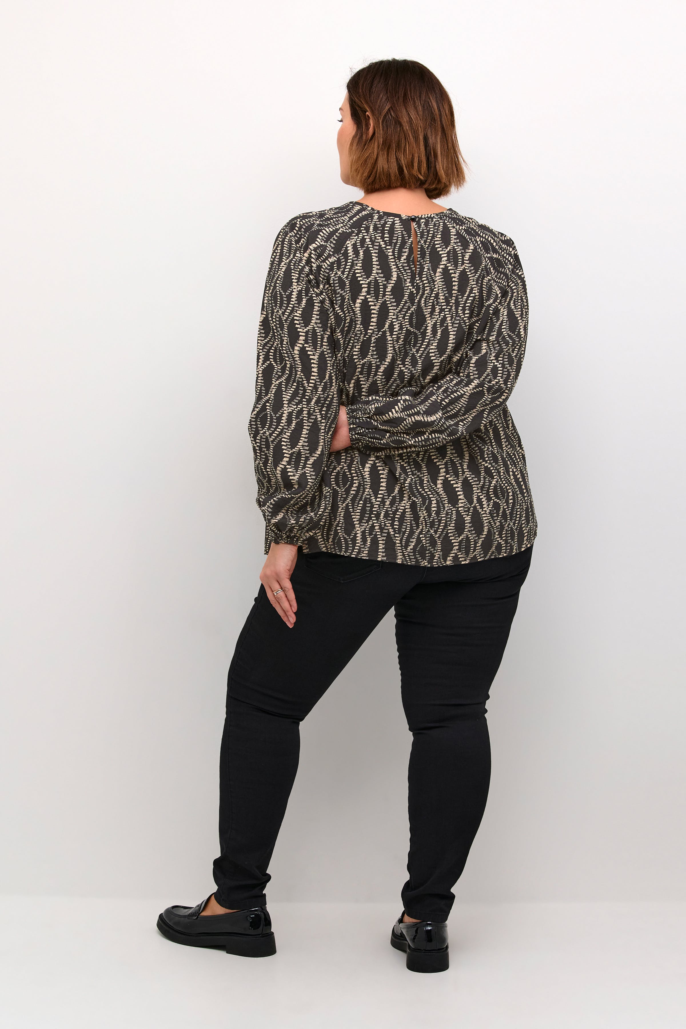 KClanora Bluse LOOKBOOK BACK 10582741-106591