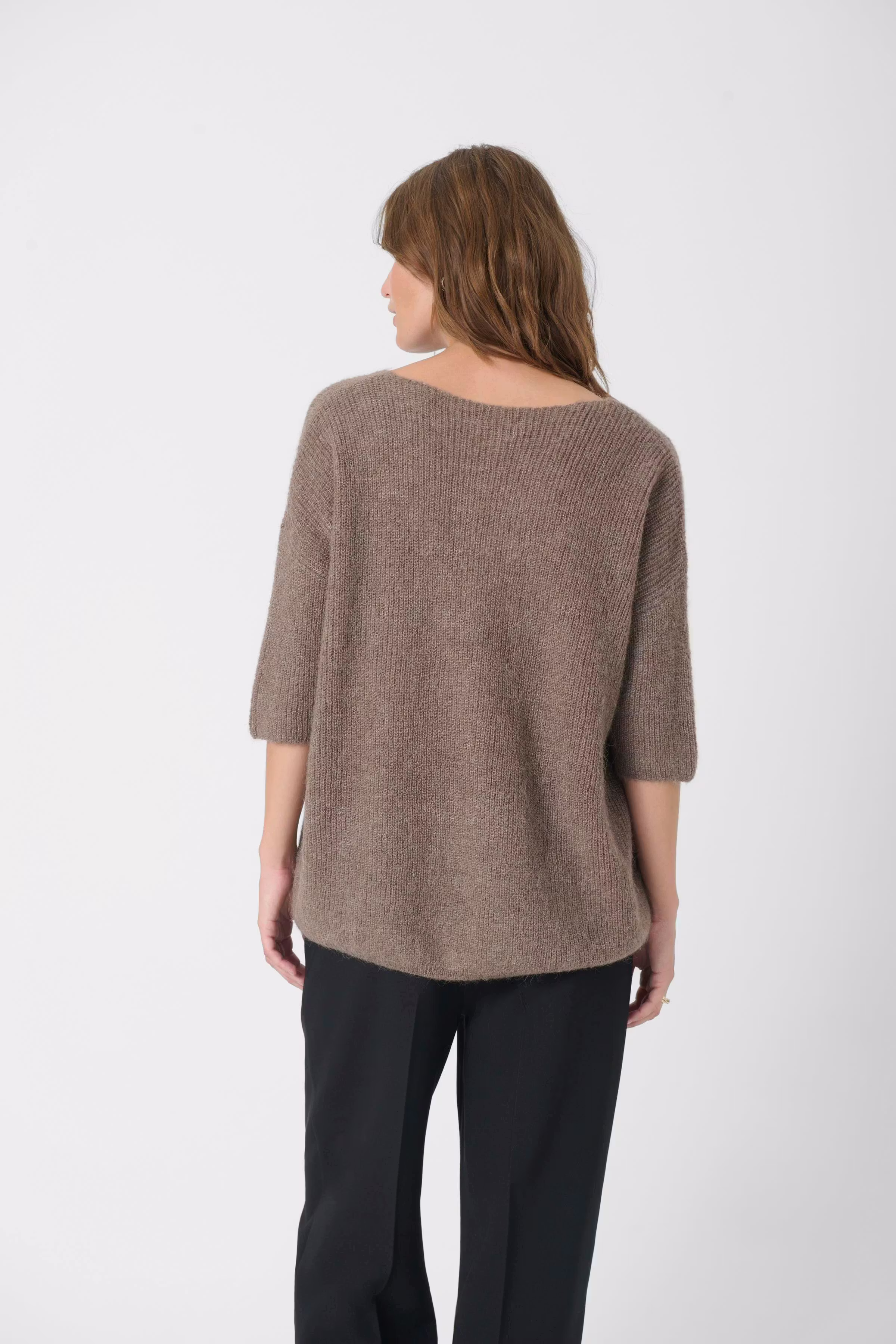 Tuesday Pullover LOOKBOOK BACK 30400427-181112