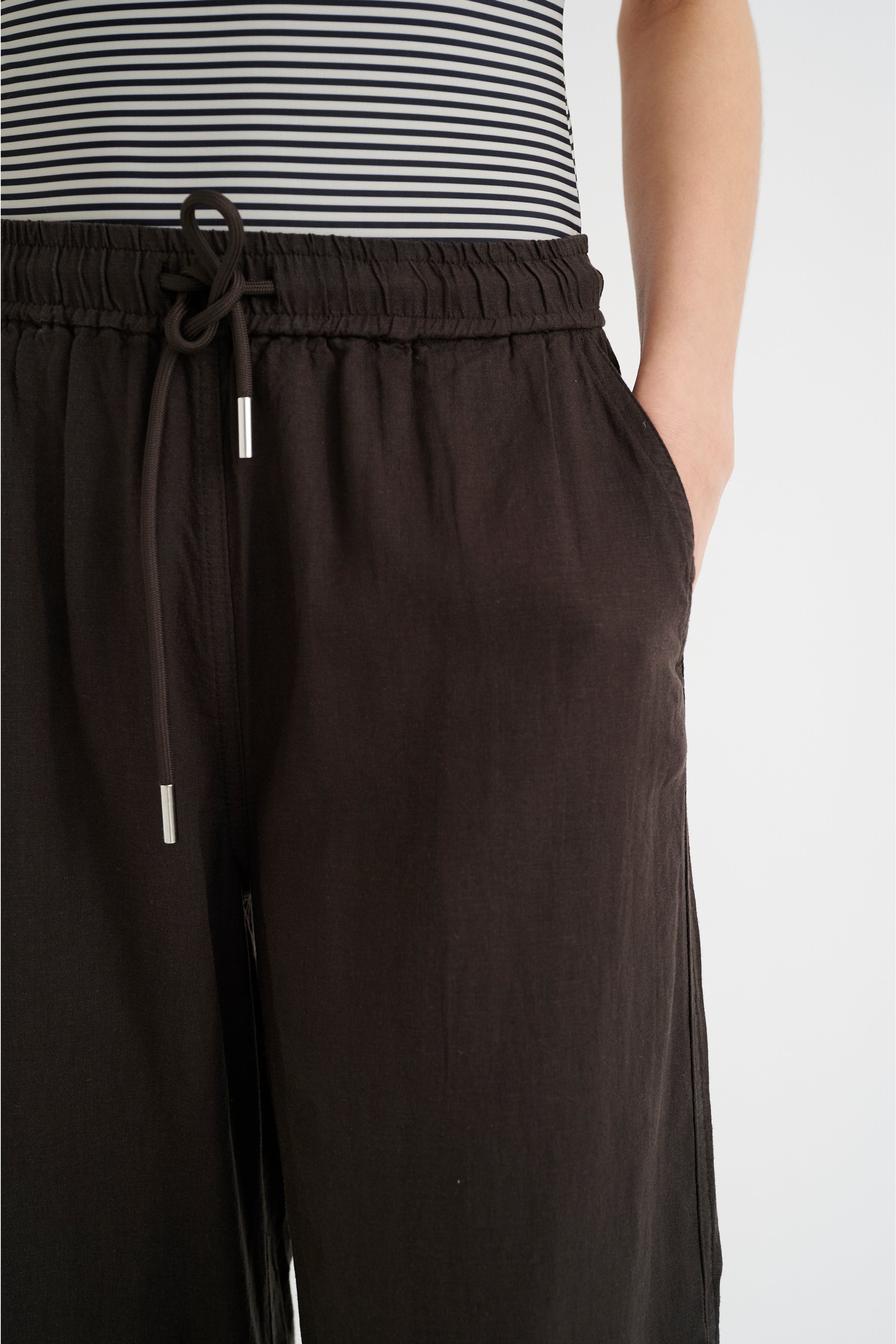 DrizaIW Bukser LOOKBOOK DETAIL 30106328-191101