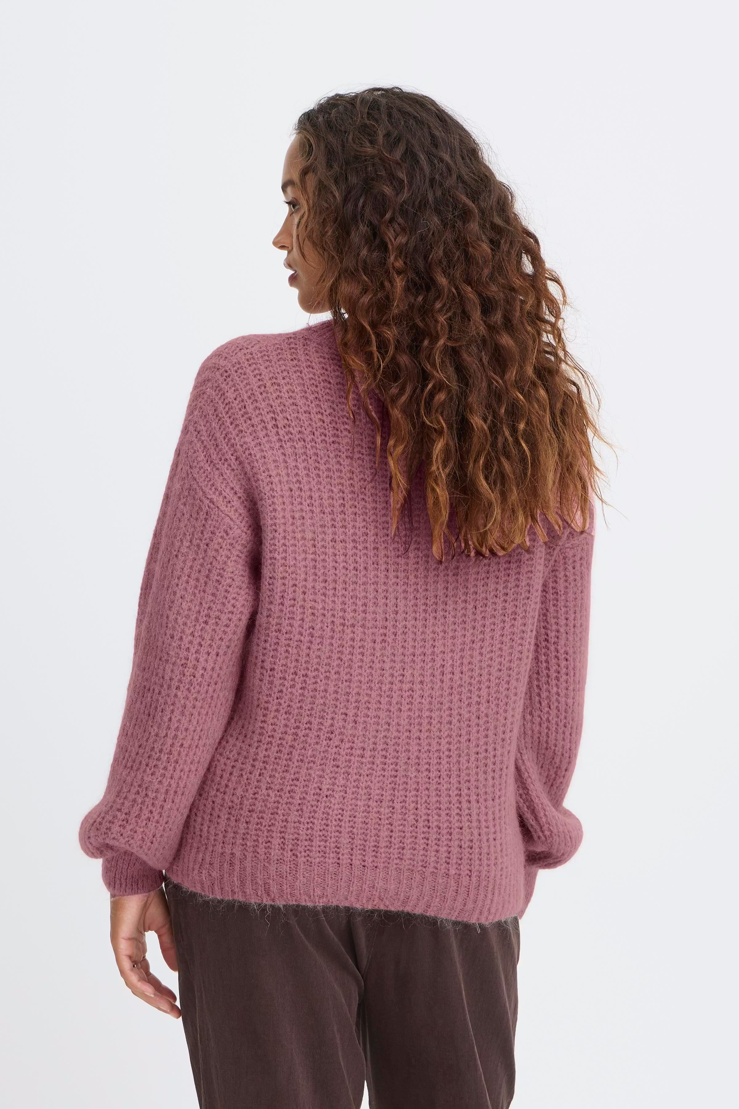 SBGULVIG Pullover LOOKBOOK BACK 22101087-171512