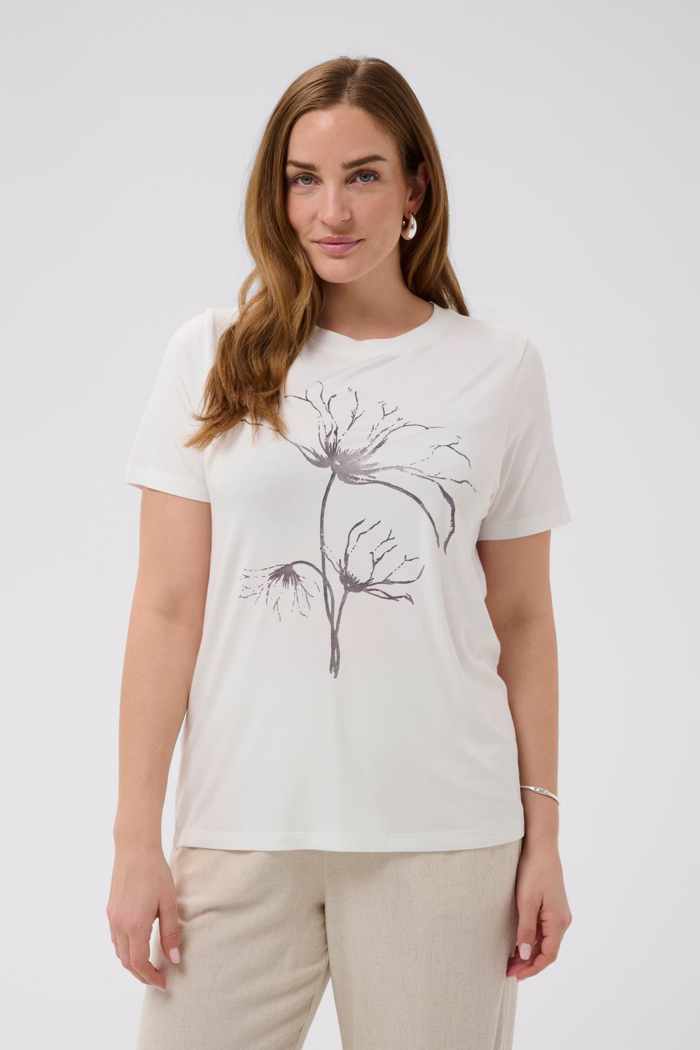 BPkalpana T-shirt LOOKBOOK FRONT 40200143-110602