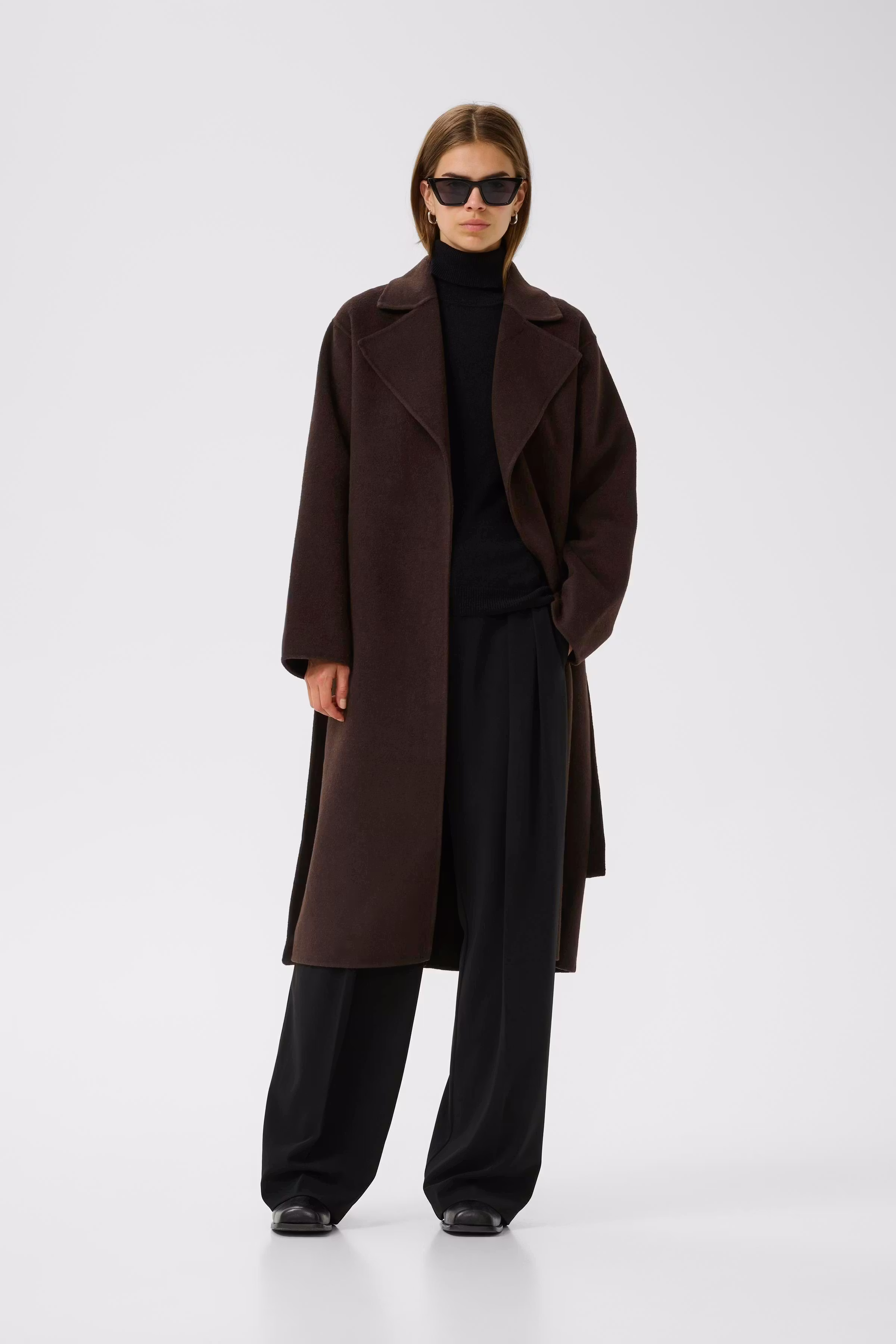 LiuroIW Mantel LOOKBOOK FRONT 30108921-191109