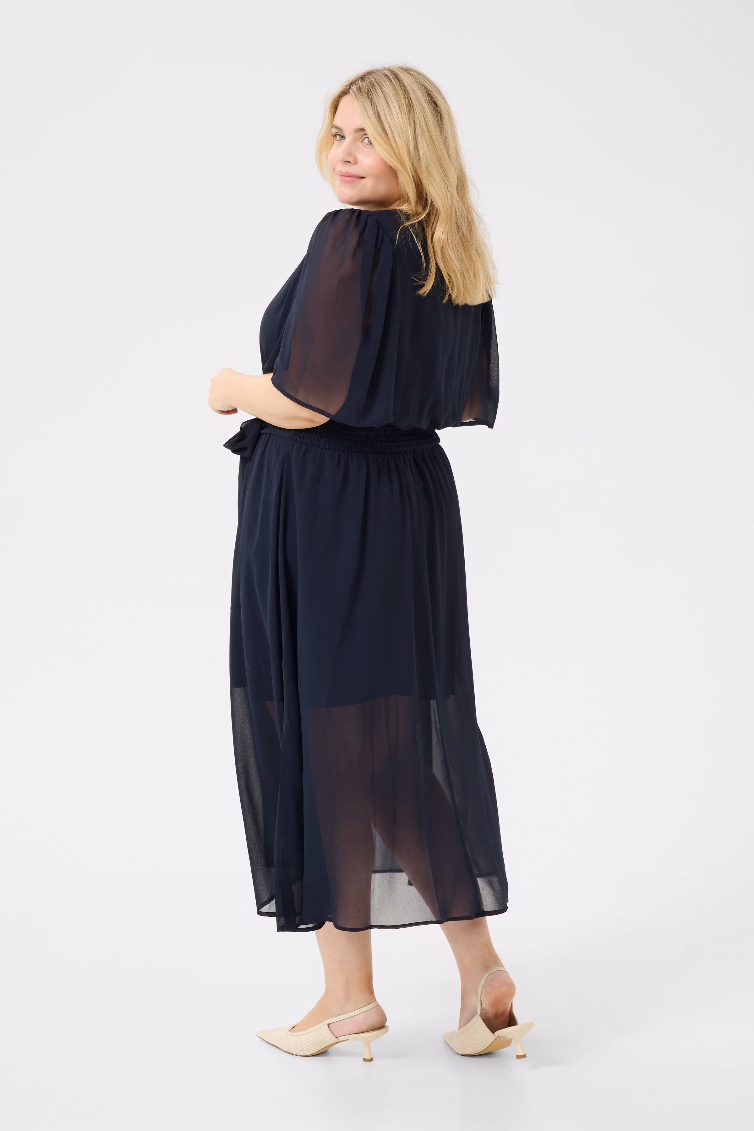 KCevi Kleid LOOKBOOK BACK 10583262-194020