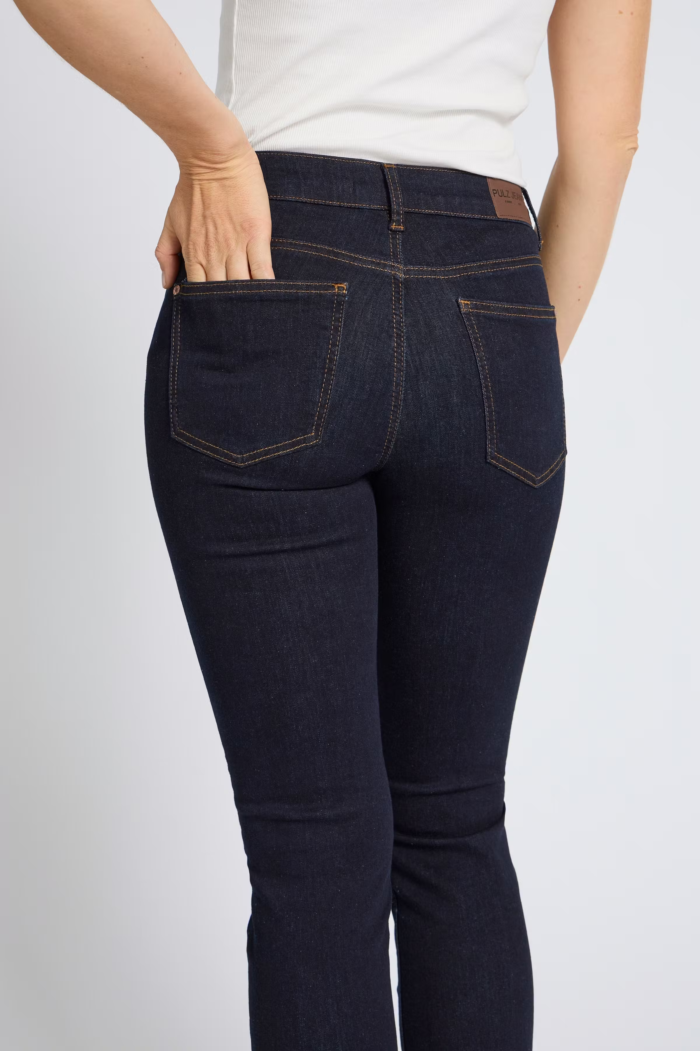 PZEMMA HW Jeans Medium Straight Leg LOCATION NONE 50206336-202124