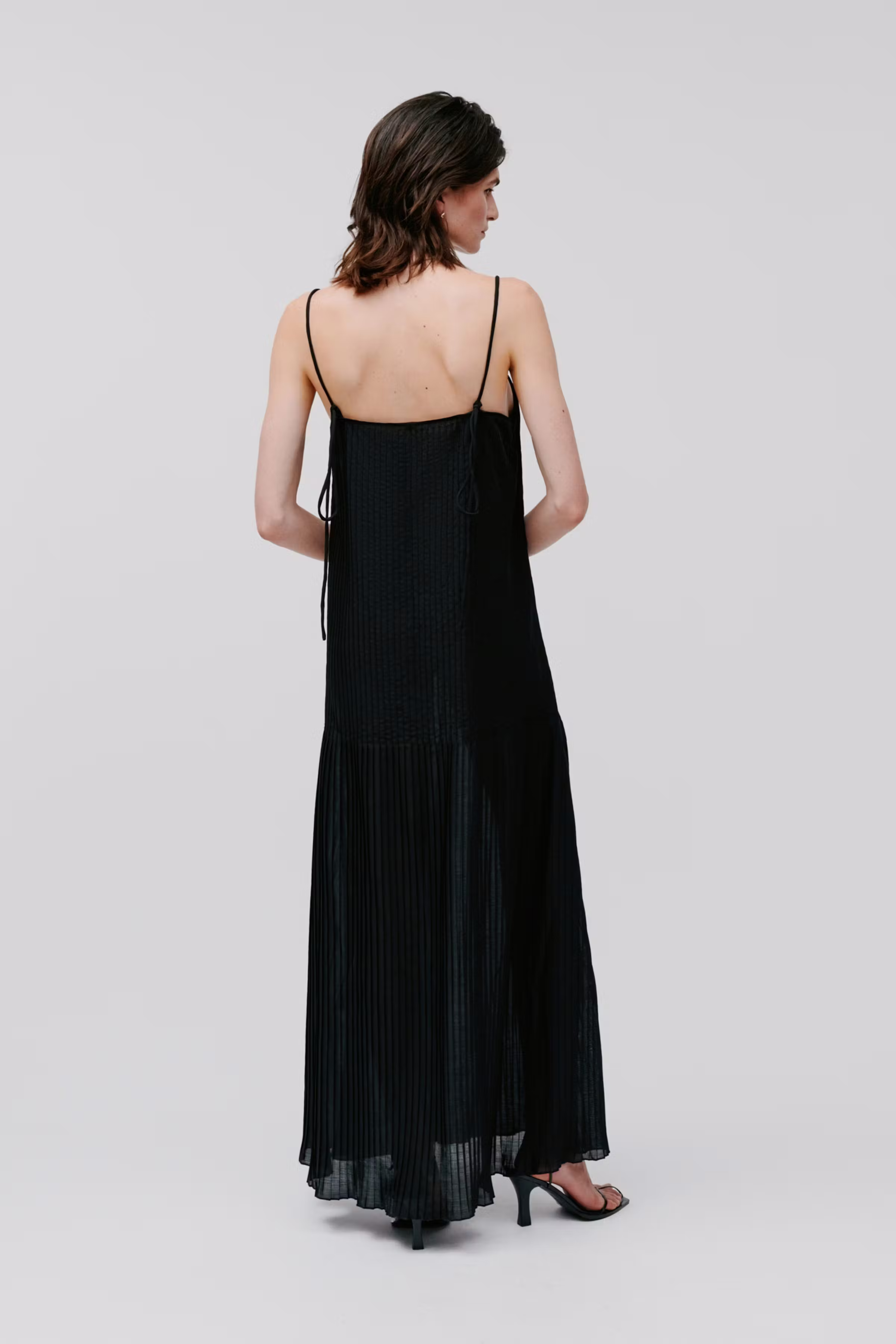 NOE Kleid LOOKBOOK BACK 30600741-BK999