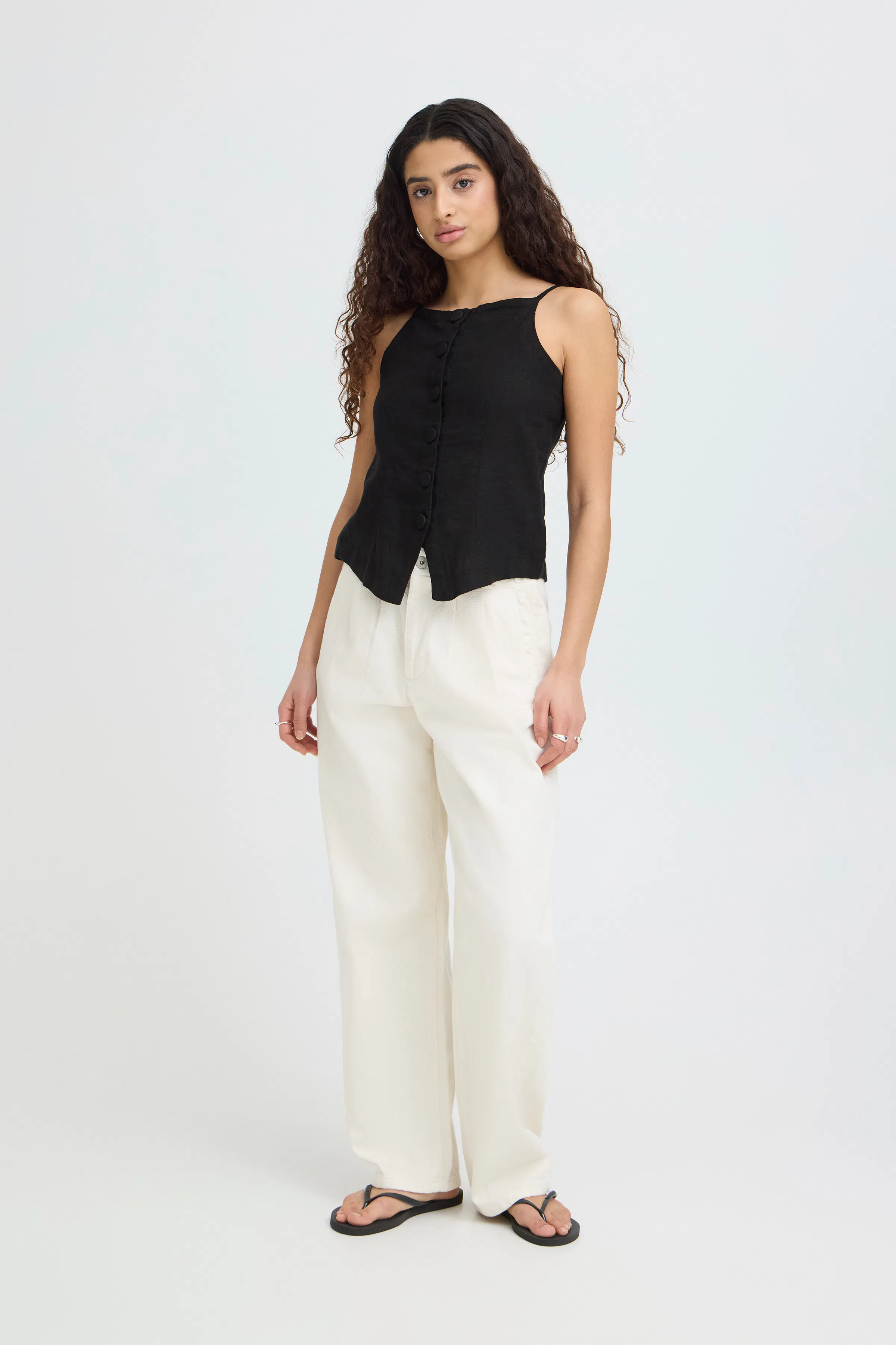 IHLINNO Vest LOOKBOOK FRONT 20125592-194008