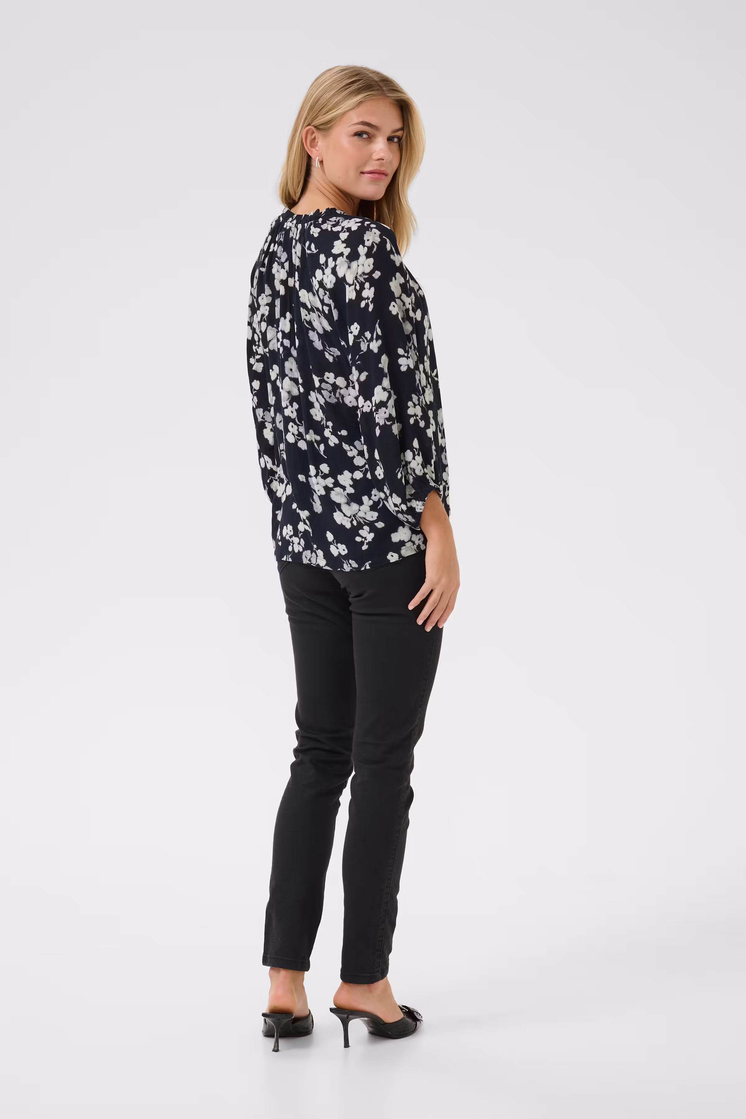 KAtine Blouse LOOKBOOK BACK 10510168-106800