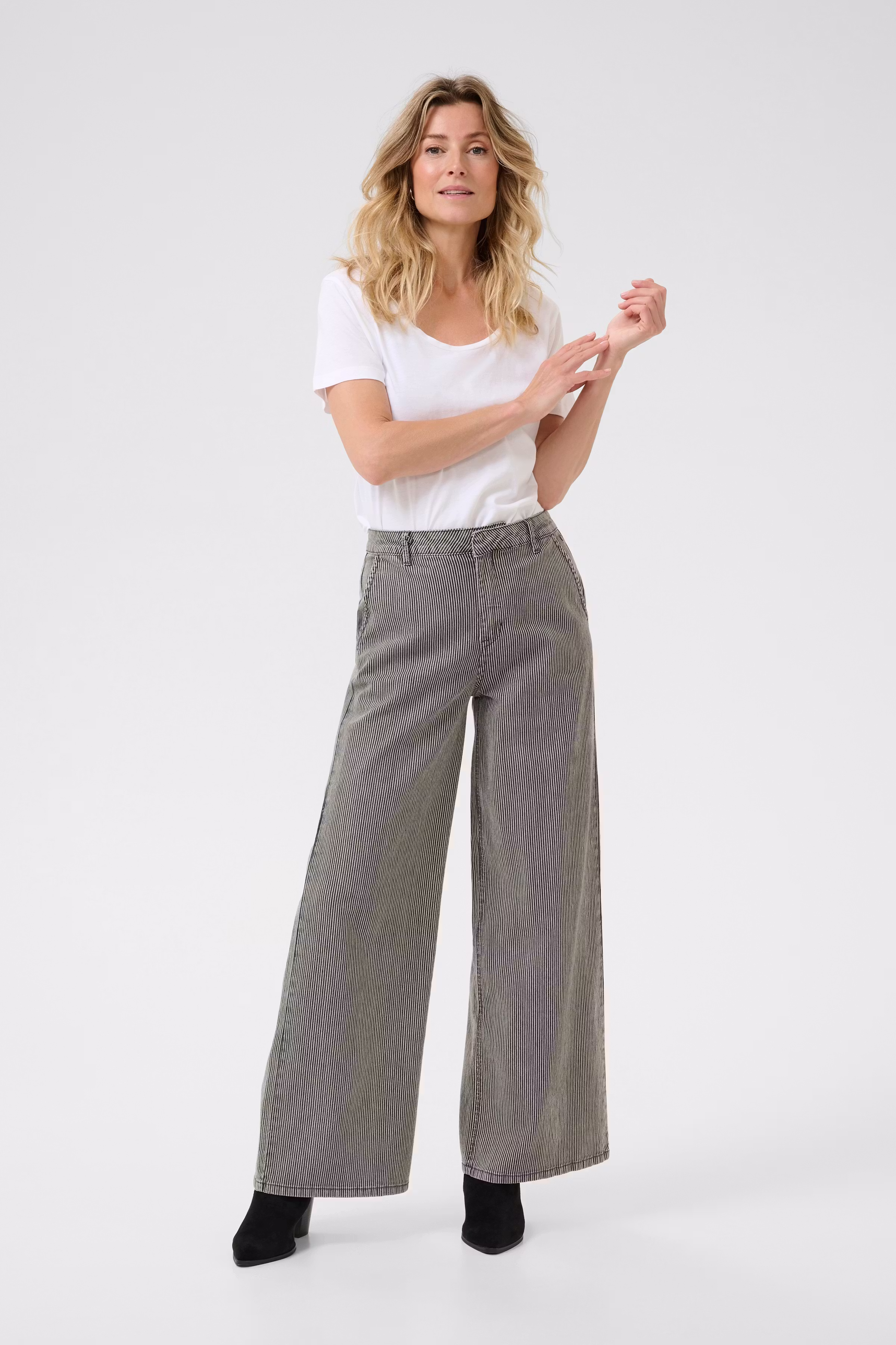 CRVisti Jeans LOOKBOOK FRONT 10613941-107909