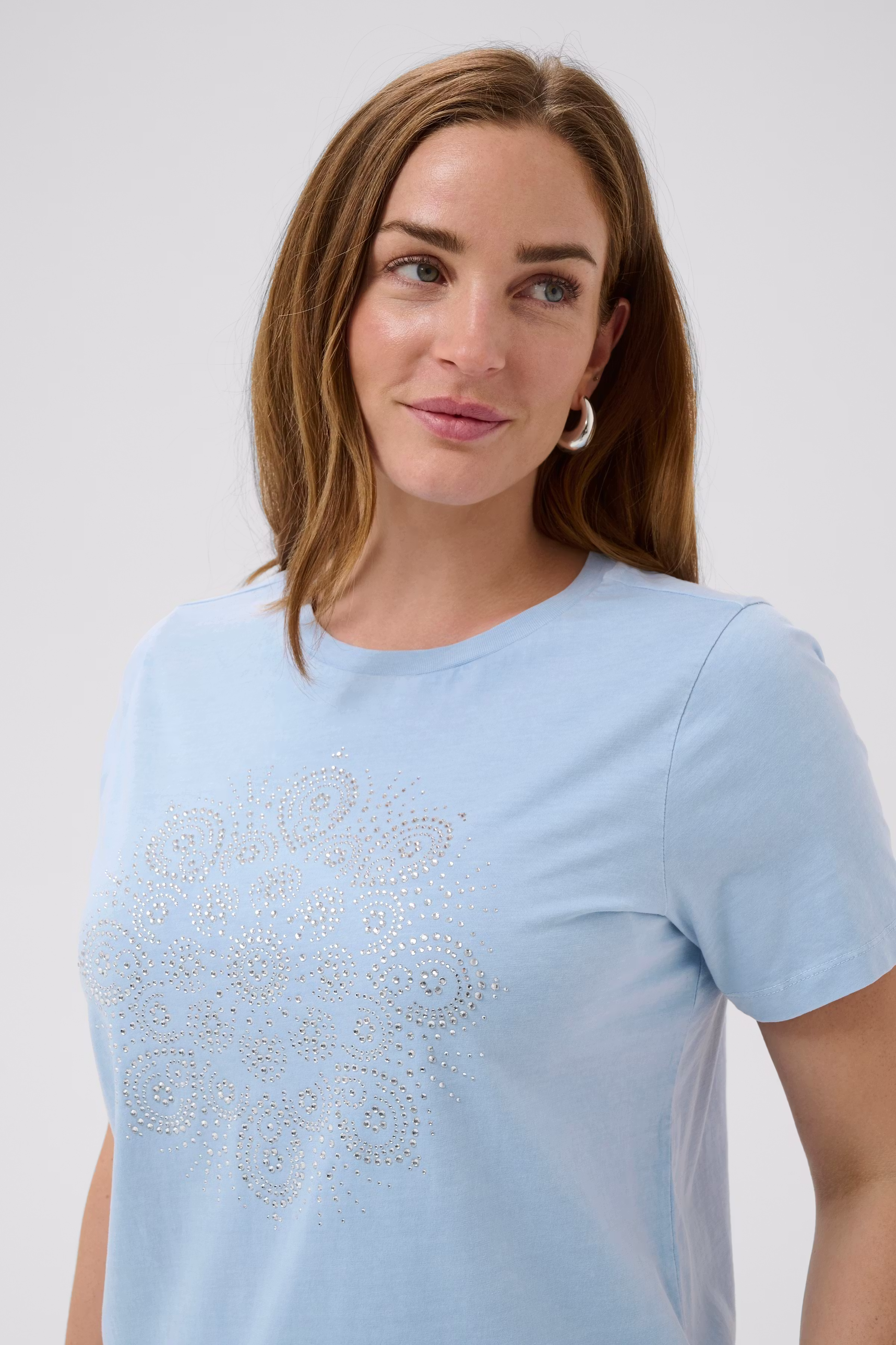 BPnorah T-shirt LOOKBOOK DETAIL 40200122-1640161