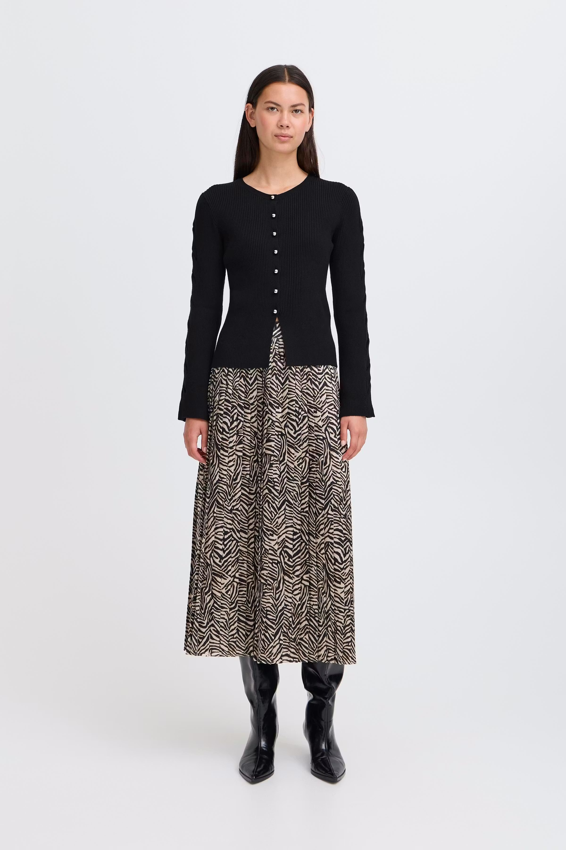 IHDOLLIS Cardigan LOOKBOOK FRONT 20124352-194008