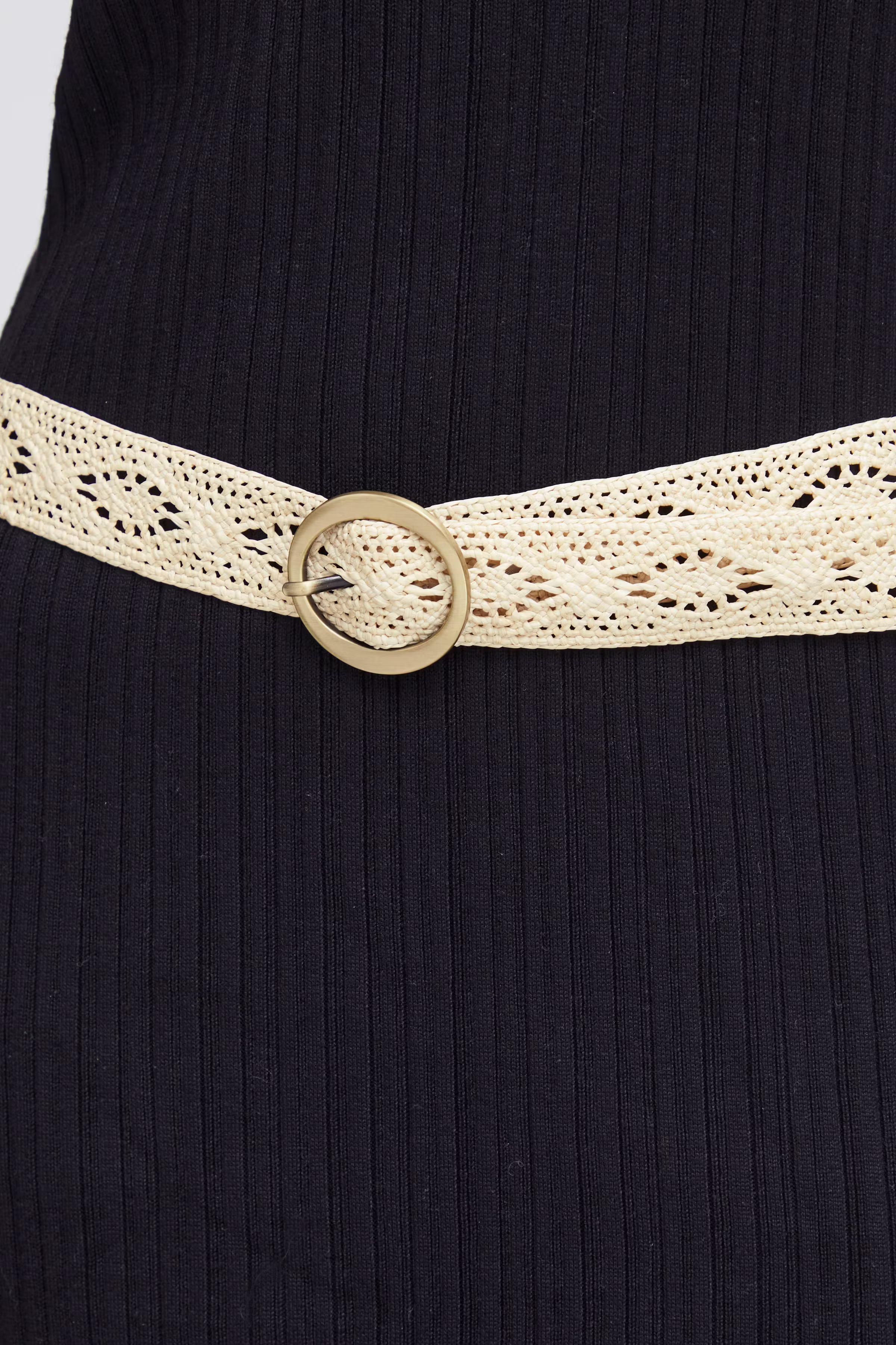 IAFLEENIE Belte LOOKBOOK FRONT 20121382-130905