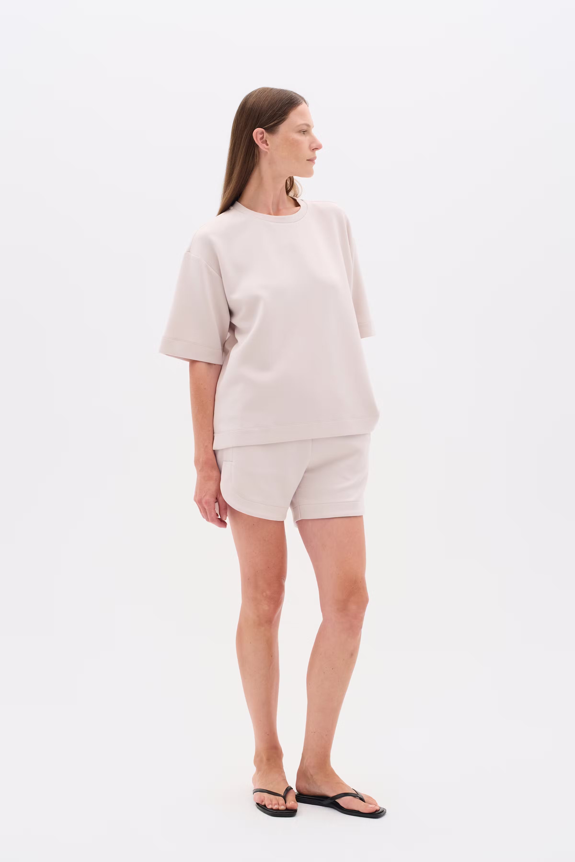 HenniehIW Shorts LOOKBOOK FRONT 30110370-130403